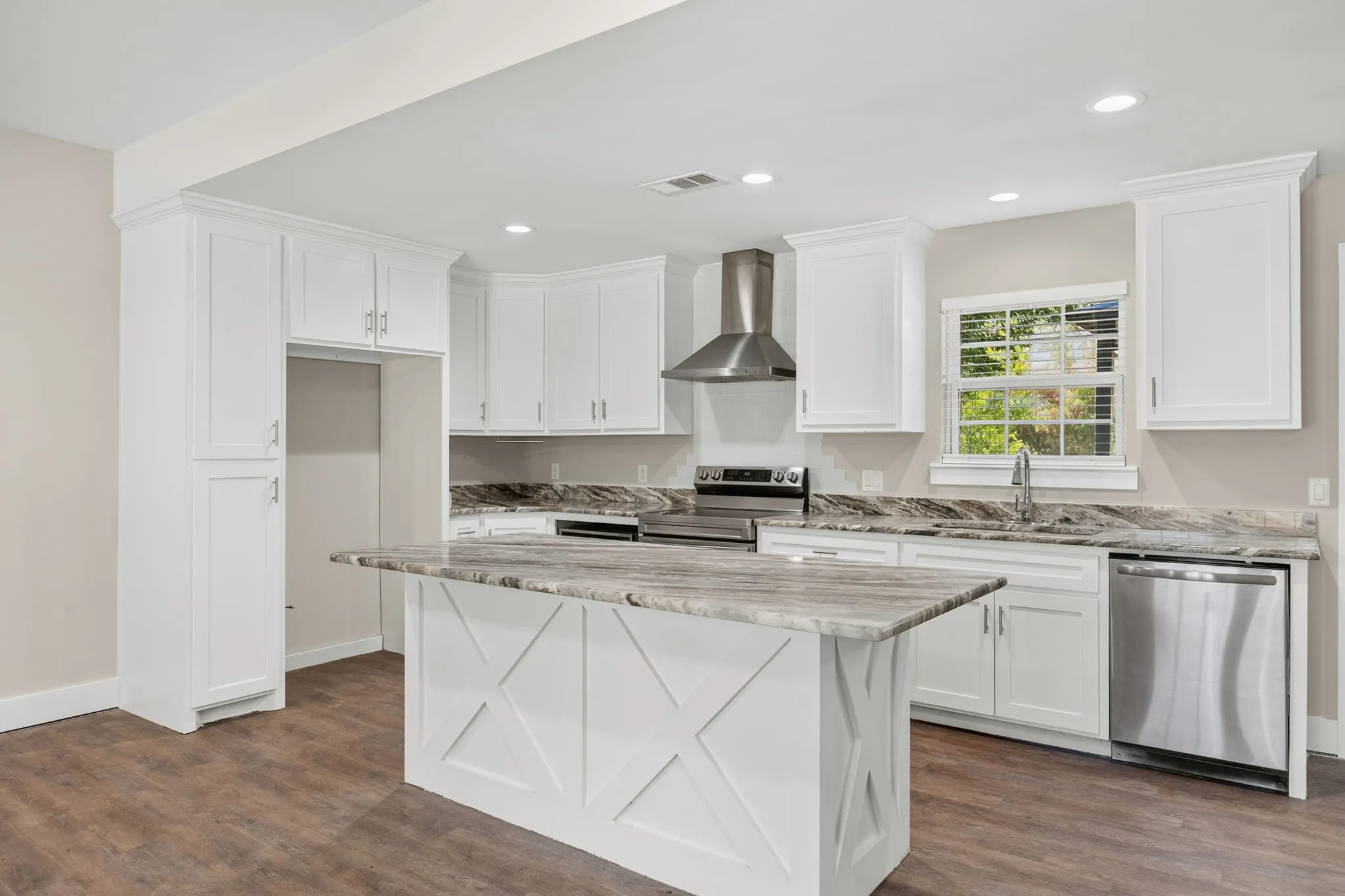 Single Family Residence For Sale in Lamar County , 5250 Cooper Street, Reno, Texas 75462, 3 Bedroom, 2 Bathroom, 2 Garage spaces, 1,499 Sqft, built in 2022, mls#21366739, Real Estate Agent in Reno, Homes For Sale in Lamar county, Homes For Sale in Reno, Realtor in Reno Texas, Real Estate Brokerage Independent Realty Texas, Luminita Cordes Realtor