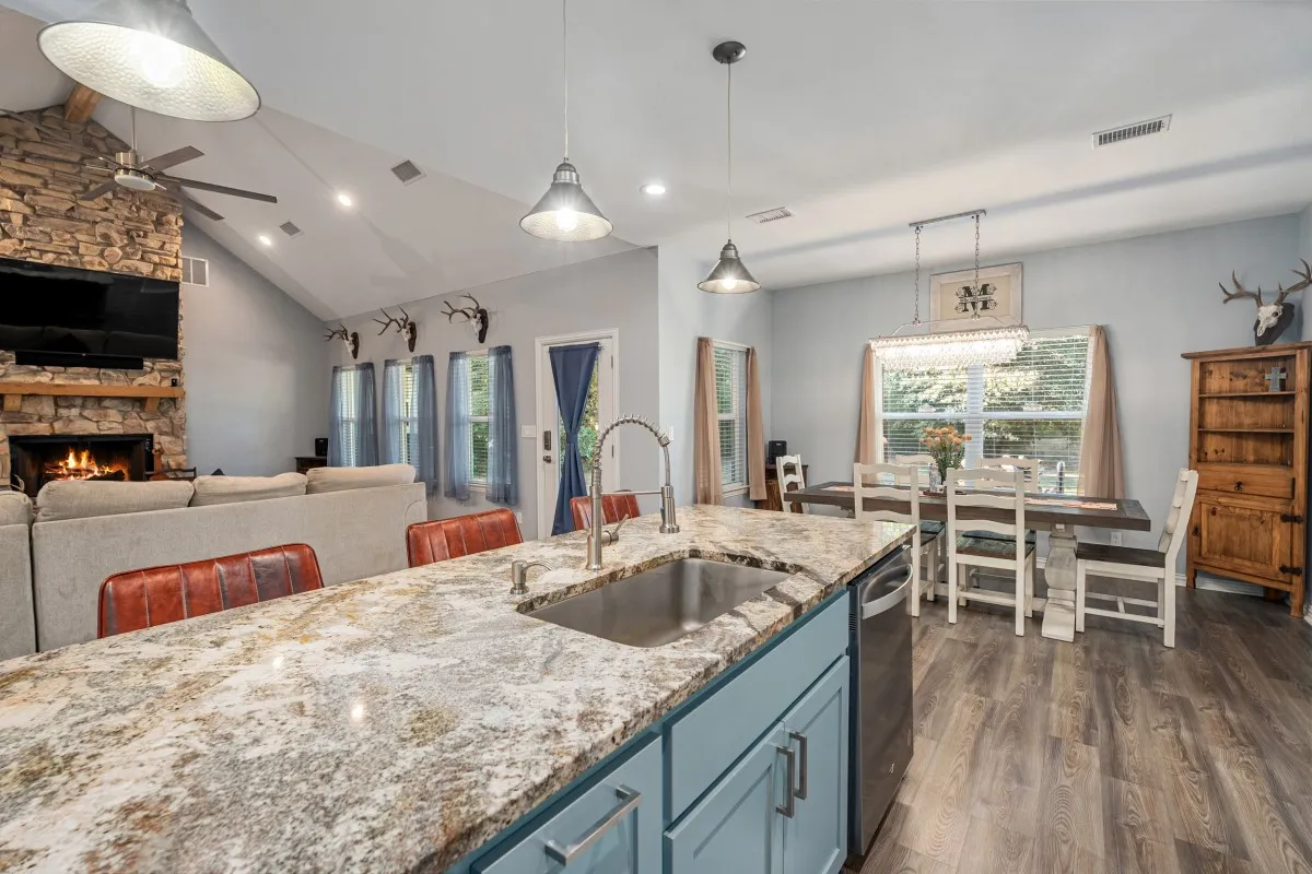 Single Family Residence For Sale in Henderson County , 914 Pin Oak Street, Trinidad, Texas 75163, 4 Bedroom, 3 Bathroom, 2 Garage spaces, 2,444 Sqft, built in 2023, Price $549,000, mls#21366120, Real Estate Agent in Trinidad, Homes For Sale in Henderson county, Homes For Sale in Trinidad, Realtor in Trinidad Texas, Real Estate Brokerage Independent Realty Texas, Luminita Cordes Realtor
