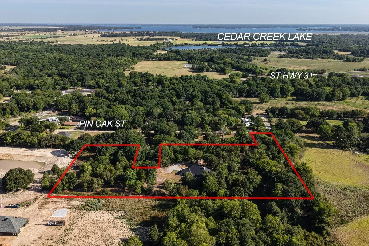 Single Family Residence For Sale in Henderson County , 914 Pin Oak Street, Trinidad, Texas 75163, 4 Bedroom, 3 Bathroom, 2 Garage spaces, 2,444 Sqft, built in 2023, Price $549,000, mls#21366120, Real Estate Agent in Trinidad, Homes For Sale in Henderson county, Homes For Sale in Trinidad, Realtor in Trinidad Texas, Real Estate Brokerage Independent Realty Texas, Luminita Cordes Realtor