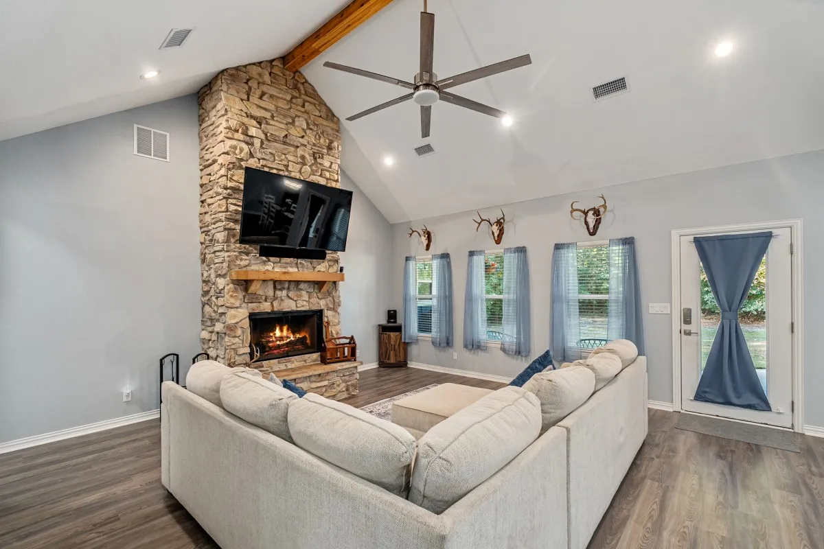 Single Family Residence For Sale in Henderson County , 914 Pin Oak Street, Trinidad, Texas 75163, 4 Bedroom, 3 Bathroom, 2 Garage spaces, 2,444 Sqft, built in 2023, Price $549,000, mls#21366120, Real Estate Agent in Trinidad, Homes For Sale in Henderson county, Homes For Sale in Trinidad, Realtor in Trinidad Texas, Real Estate Brokerage Independent Realty Texas, Luminita Cordes Realtor
