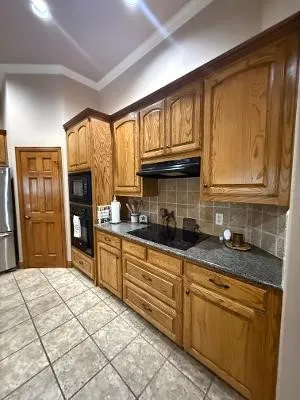 Kitchen with walk in Pantry.