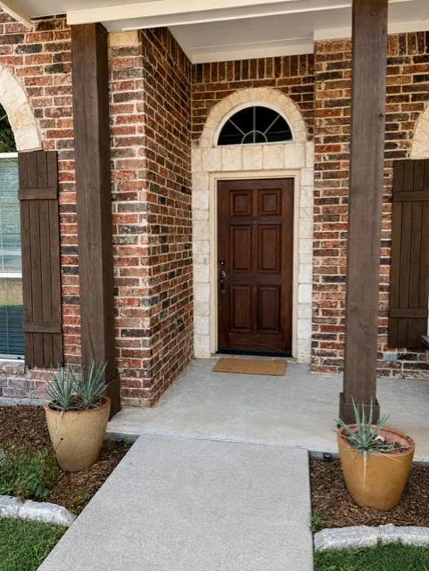 Beautiful covered front porch
