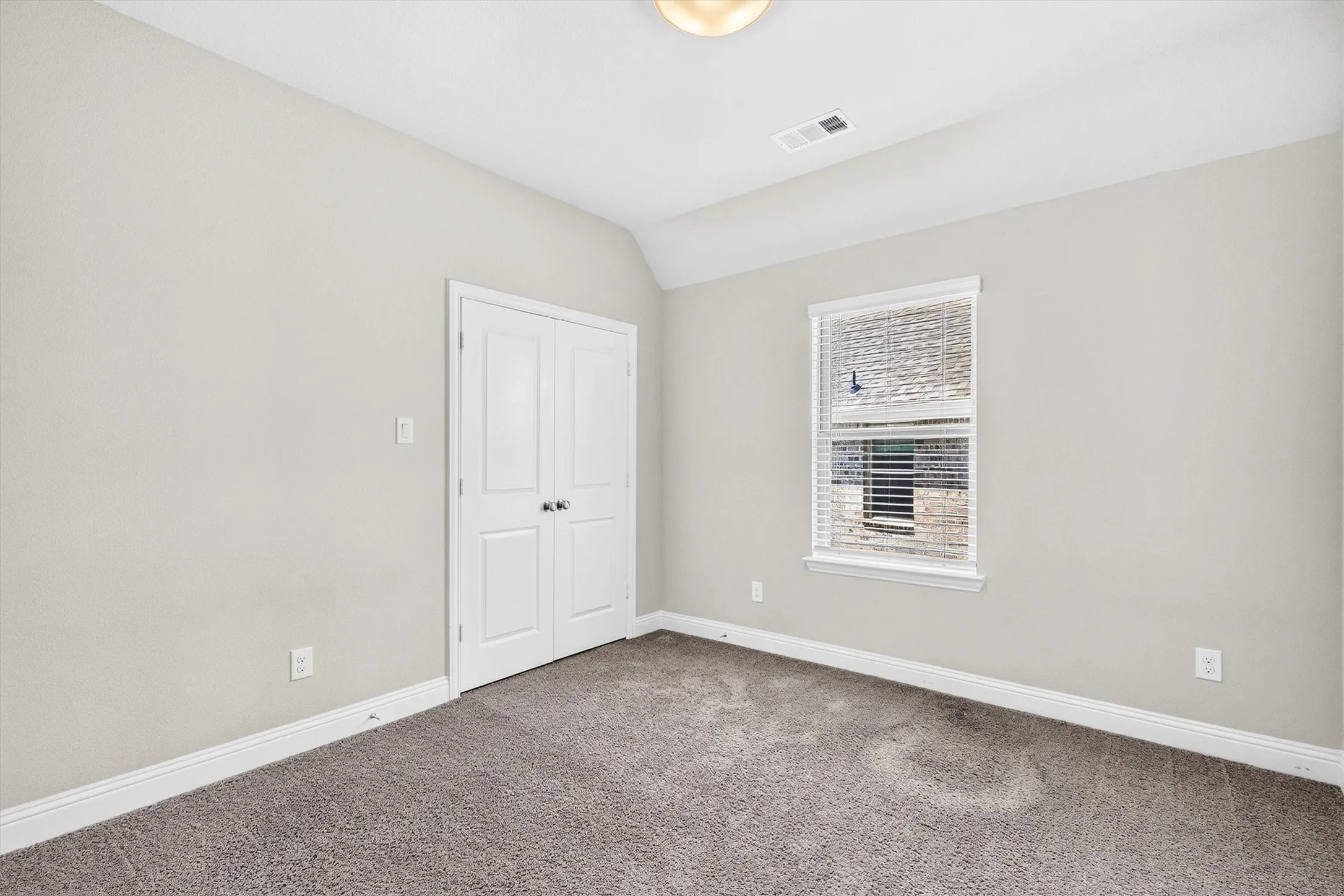 Single Family Residence For Sale in Collin County , 8226 Natchez Trail, Dallas, Texas 75252, 4 Bedroom, 4 Bathroom, 2 Garage spaces, 2,499 Sqft, built in 2020, mls#21365764, Real Estate Agent in Dallas, Homes For Sale in Collin county, Homes For Sale in Dallas, Realtor in Dallas Texas, Real Estate Brokerage Independent Realty Texas, Luminita Cordes Realtor