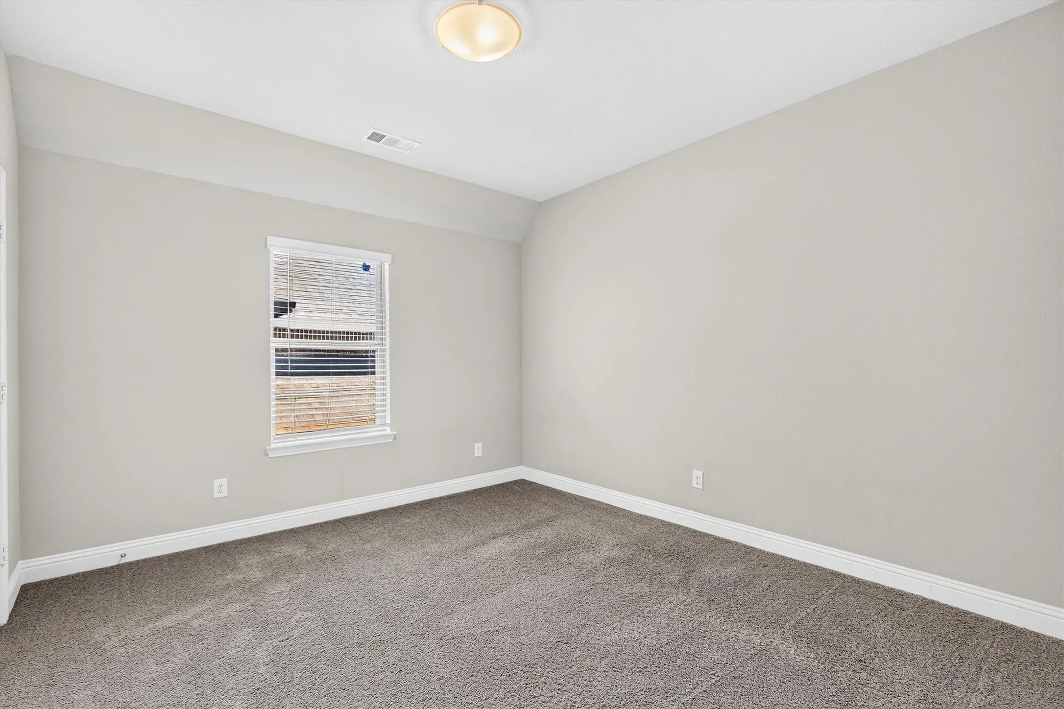 Single Family Residence For Sale in Collin County , 8226 Natchez Trail, Dallas, Texas 75252, 4 Bedroom, 4 Bathroom, 2 Garage spaces, 2,499 Sqft, built in 2020, mls#21365764, Real Estate Agent in Dallas, Homes For Sale in Collin county, Homes For Sale in Dallas, Realtor in Dallas Texas, Real Estate Brokerage Independent Realty Texas, Luminita Cordes Realtor