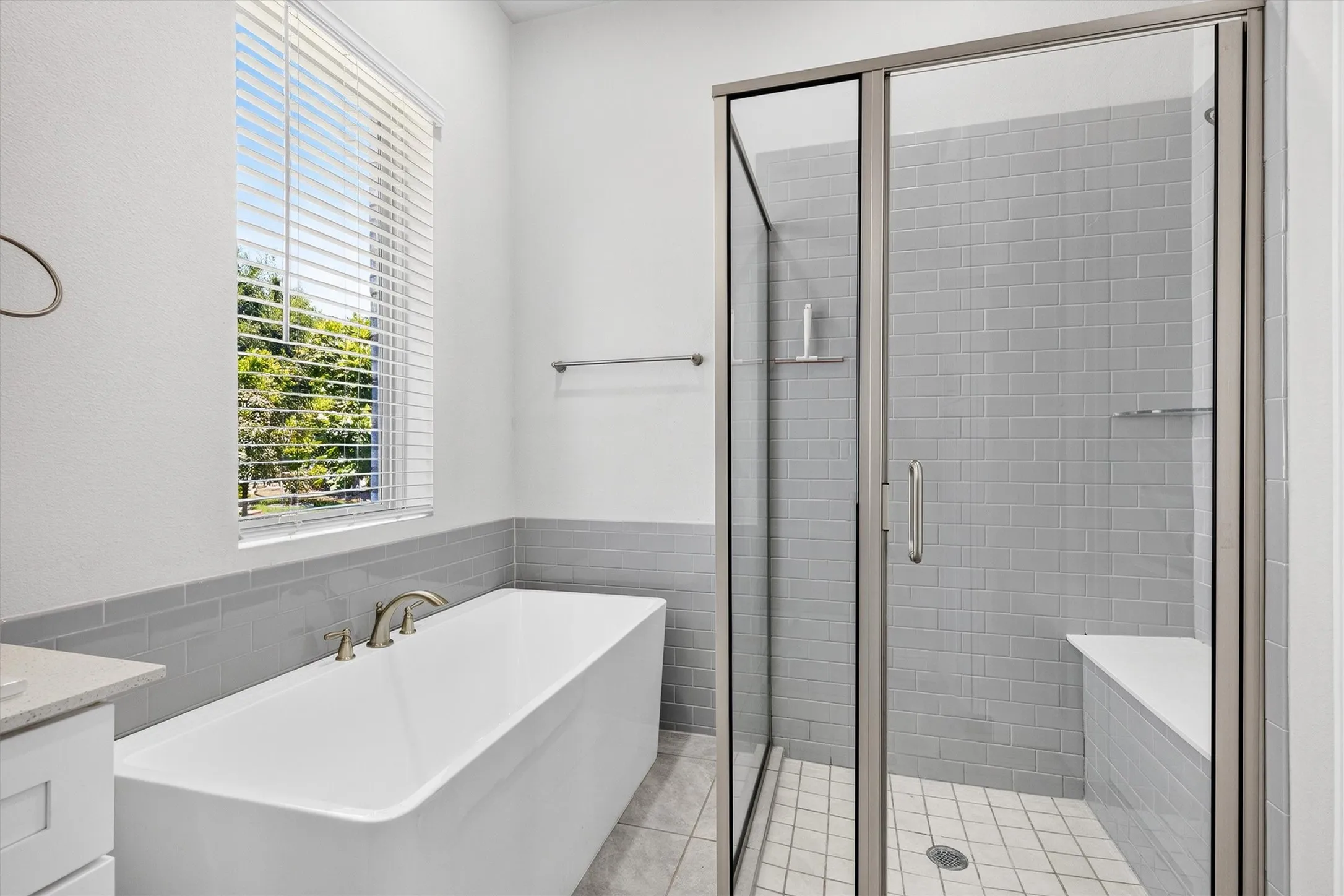 Single Family Residence For Sale in Collin County , 8226 Natchez Trail, Dallas, Texas 75252, 4 Bedroom, 4 Bathroom, 2 Garage spaces, 2,499 Sqft, built in 2020, mls#21365764, Real Estate Agent in Dallas, Homes For Sale in Collin county, Homes For Sale in Dallas, Realtor in Dallas Texas, Real Estate Brokerage Independent Realty Texas, Luminita Cordes Realtor