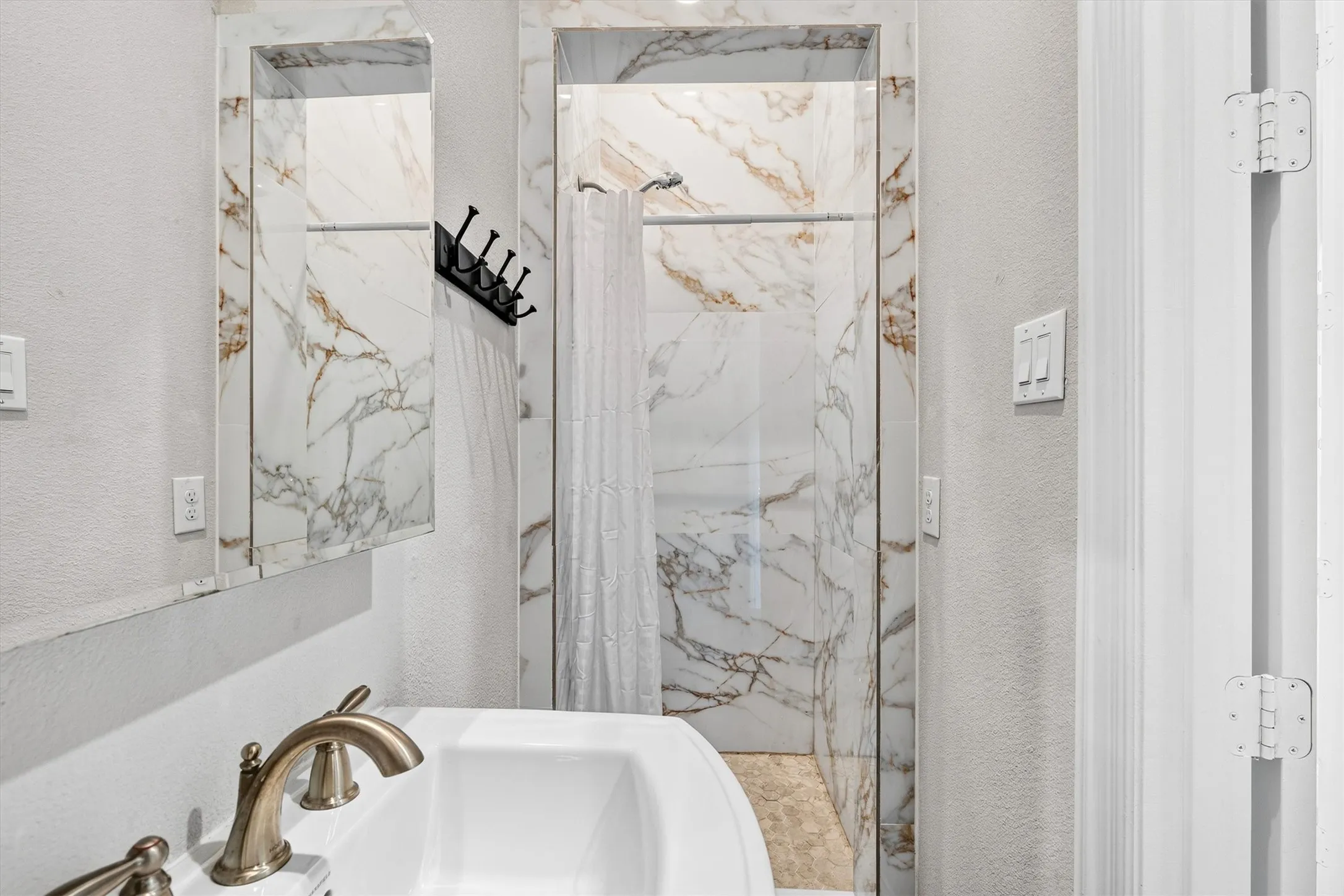 Full bathroom downstair