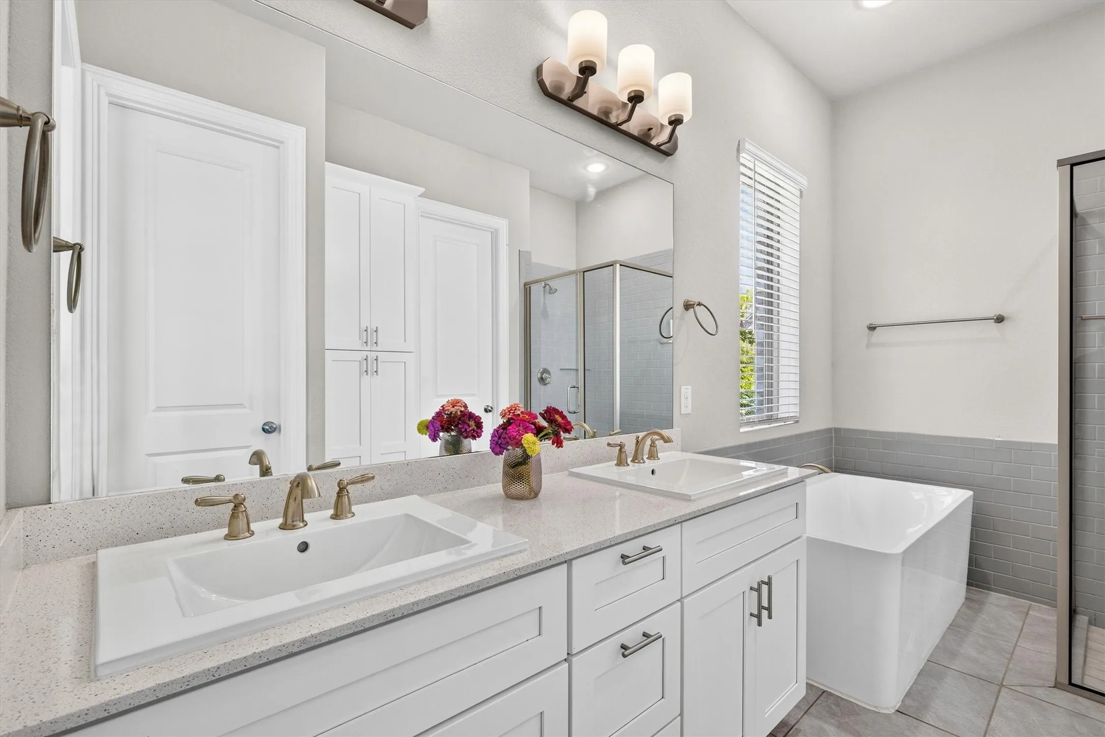 Single Family Residence For Sale in Collin County , 8226 Natchez Trail, Dallas, Texas 75252, 4 Bedroom, 4 Bathroom, 2 Garage spaces, 2,499 Sqft, built in 2020, mls#21365764, Real Estate Agent in Dallas, Homes For Sale in Collin county, Homes For Sale in Dallas, Realtor in Dallas Texas, Real Estate Brokerage Independent Realty Texas, Luminita Cordes Realtor
