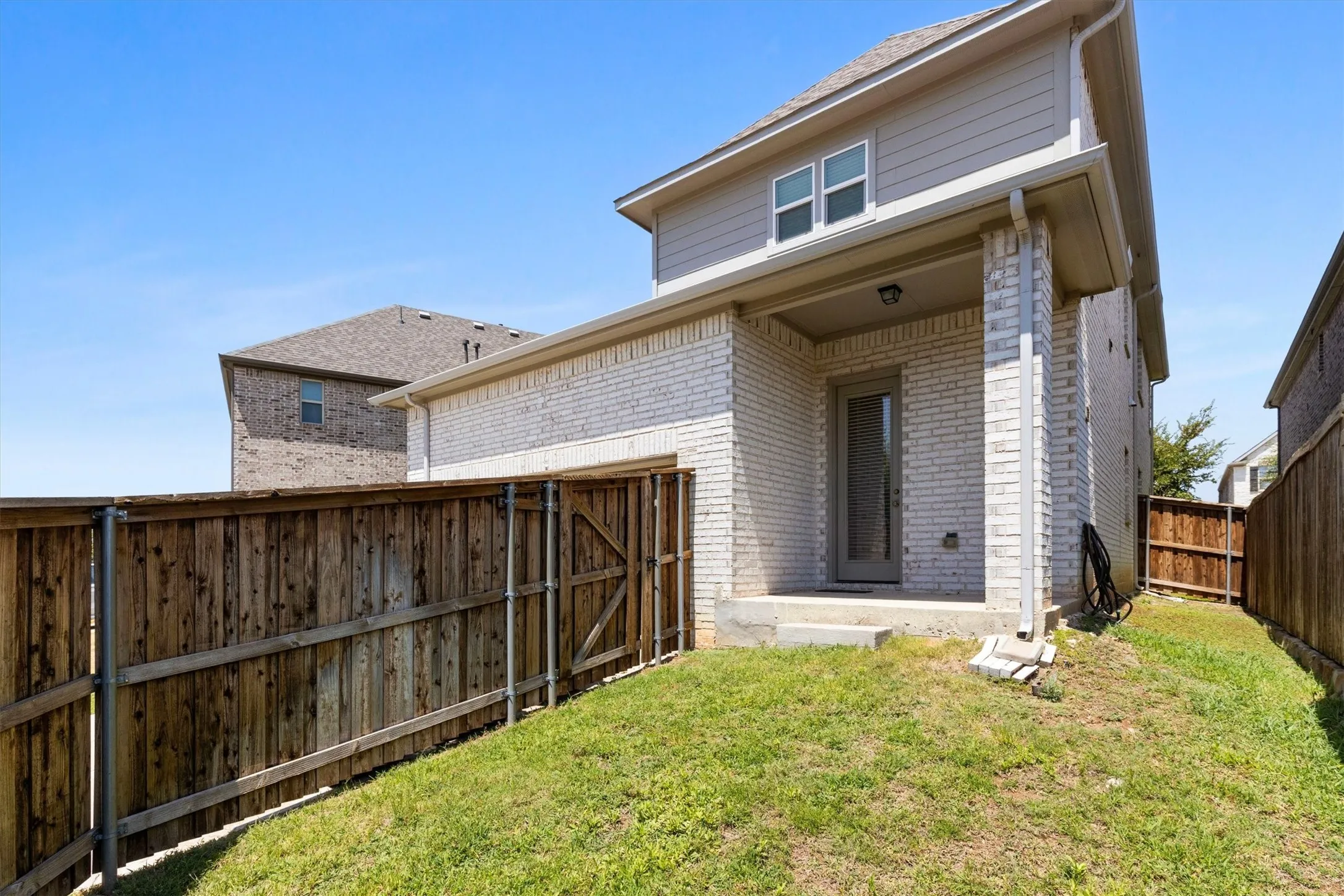 Single Family Residence For Sale in Collin County , 8226 Natchez Trail, Dallas, Texas 75252, 4 Bedroom, 4 Bathroom, 2 Garage spaces, 2,499 Sqft, built in 2020, mls#21365764, Real Estate Agent in Dallas, Homes For Sale in Collin county, Homes For Sale in Dallas, Realtor in Dallas Texas, Real Estate Brokerage Independent Realty Texas, Luminita Cordes Realtor