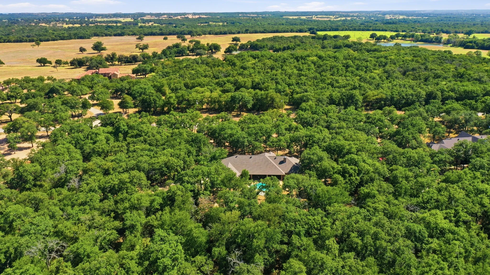Single Family Residence For Sale in Parker County , 834 Cougar Road, Lipan, Texas 76462, 4 Bedroom, 3 Bathroom, 3 Garage spaces, 2,675 Sqft, built in 2001, mls#21360860, Real Estate Agent in Lipan, Homes For Sale in Parker county, Homes For Sale in Lipan, Realtor in Lipan Texas, Real Estate Brokerage Independent Realty Texas, Luminita Cordes Realtor