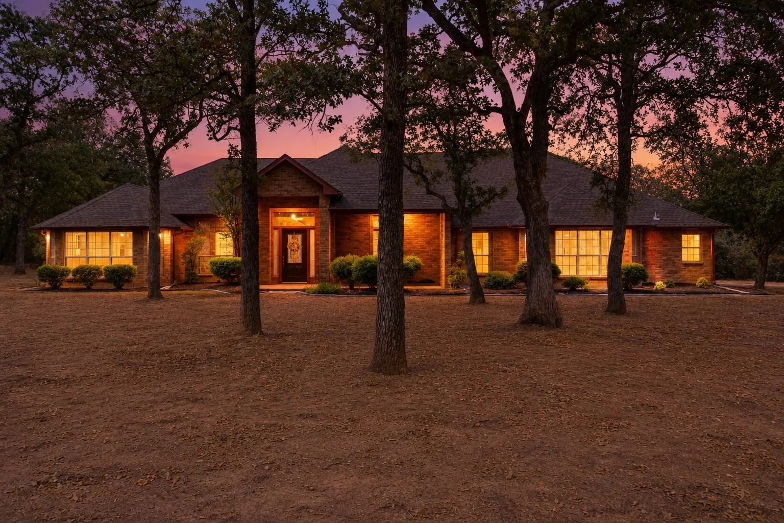 Single Family Residence For Sale in Parker County , 834 Cougar Road, Lipan, Texas 76462, 4 Bedroom, 3 Bathroom, 3 Garage spaces, 2,675 Sqft, built in 2001, mls#21360860, Real Estate Agent in Lipan, Homes For Sale in Parker county, Homes For Sale in Lipan, Realtor in Lipan Texas, Real Estate Brokerage Independent Realty Texas, Luminita Cordes Realtor