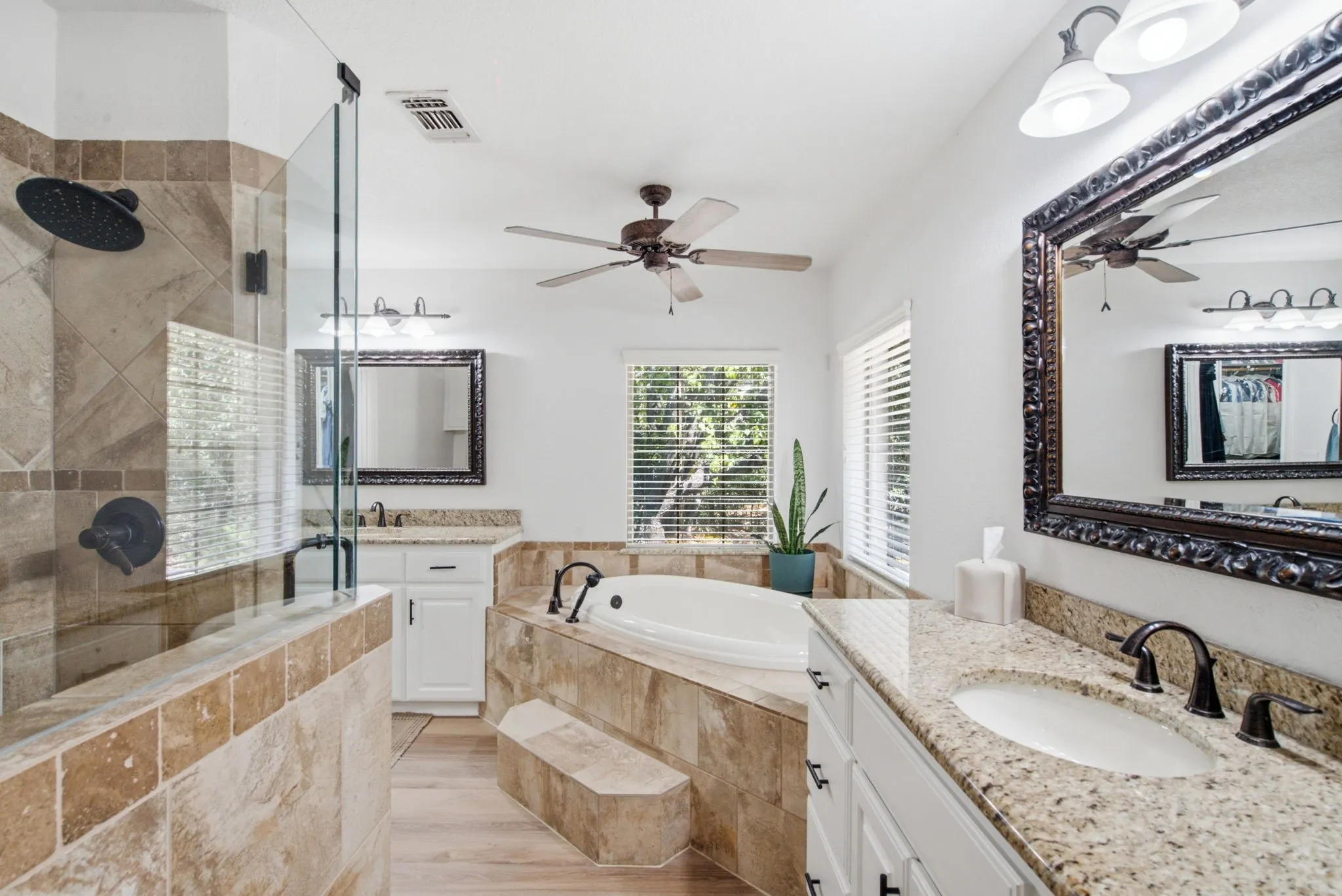 Single Family Residence For Sale in Parker County , 834 Cougar Road, Lipan, Texas 76462, 4 Bedroom, 3 Bathroom, 3 Garage spaces, 2,675 Sqft, built in 2001, mls#21360860, Real Estate Agent in Lipan, Homes For Sale in Parker county, Homes For Sale in Lipan, Realtor in Lipan Texas, Real Estate Brokerage Independent Realty Texas, Luminita Cordes Realtor
