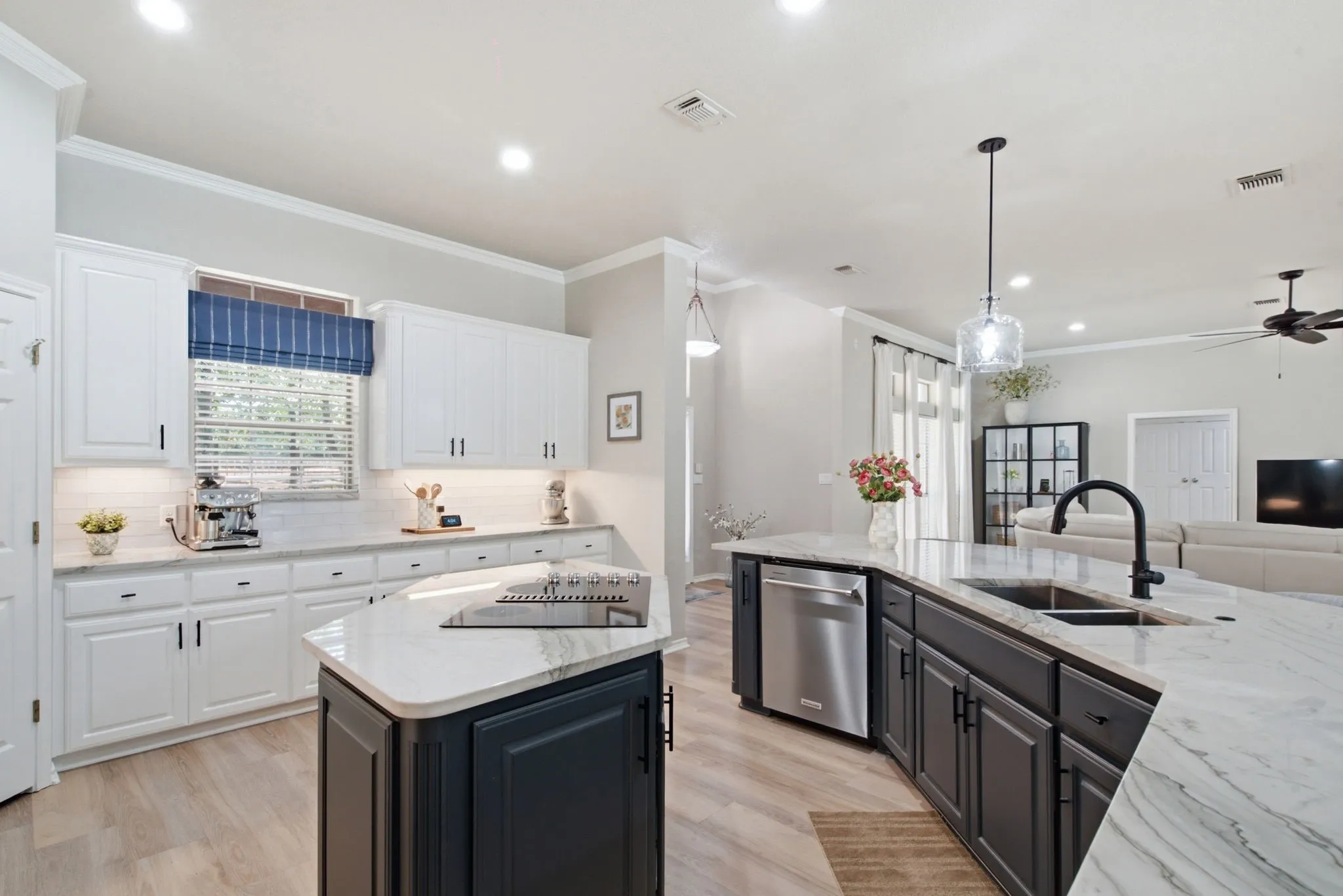 Single Family Residence For Sale in Parker County , 834 Cougar Road, Lipan, Texas 76462, 4 Bedroom, 3 Bathroom, 3 Garage spaces, 2,675 Sqft, built in 2001, mls#21360860, Real Estate Agent in Lipan, Homes For Sale in Parker county, Homes For Sale in Lipan, Realtor in Lipan Texas, Real Estate Brokerage Independent Realty Texas, Luminita Cordes Realtor