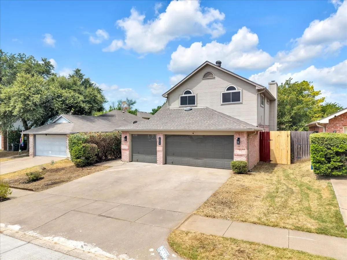 Single Family Residence For Rent in Tarrant County , 2971 Seguin Trail, Fort Worth, Texas 76118, 4 Bedroom, 3 Bathroom, 3 Garage spaces, 2,181 Sqft, built in 1992, mls#21366858, Real Estate Agent in Fort Worth, Homes For Rent in Tarrant county, Homes For Rent in Fort Worth, Realtor in Fort Worth Texas, Real Estate Brokerage Independent Realty Texas, Luminita Cordes Realtor