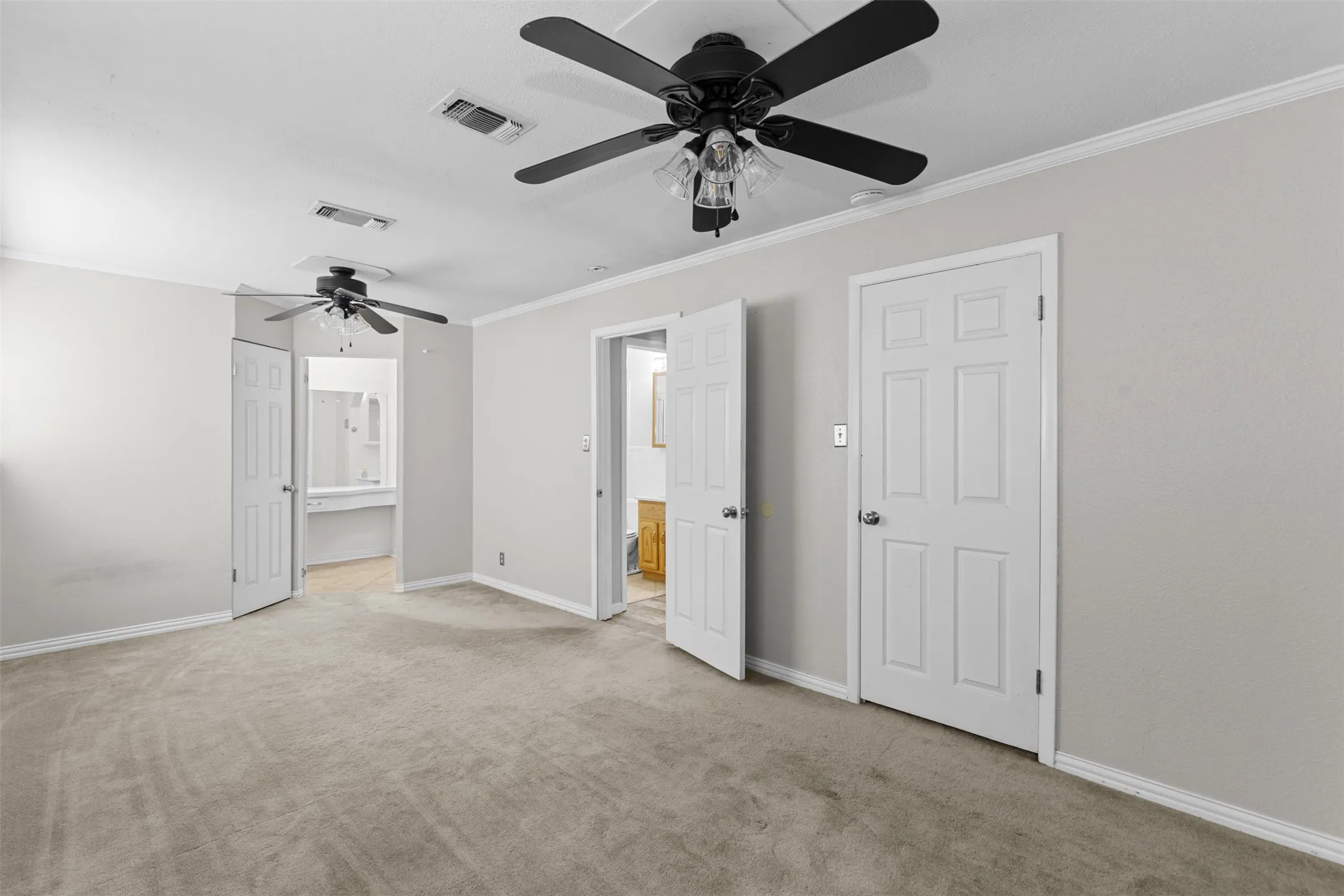 Single Family Residence For Sale in Johnson County , 509 NW Renfro Street, Burleson, Texas 76028, 3 Bedroom, 2 Bathroom, 2 Garage spaces, 1,304 Sqft, built in 1960, mls#21364180, Real Estate Agent in Burleson, Homes For Sale in Johnson county, Homes For Sale in Burleson, Realtor in Burleson Texas, Real Estate Brokerage Independent Realty Texas, Luminita Cordes Realtor