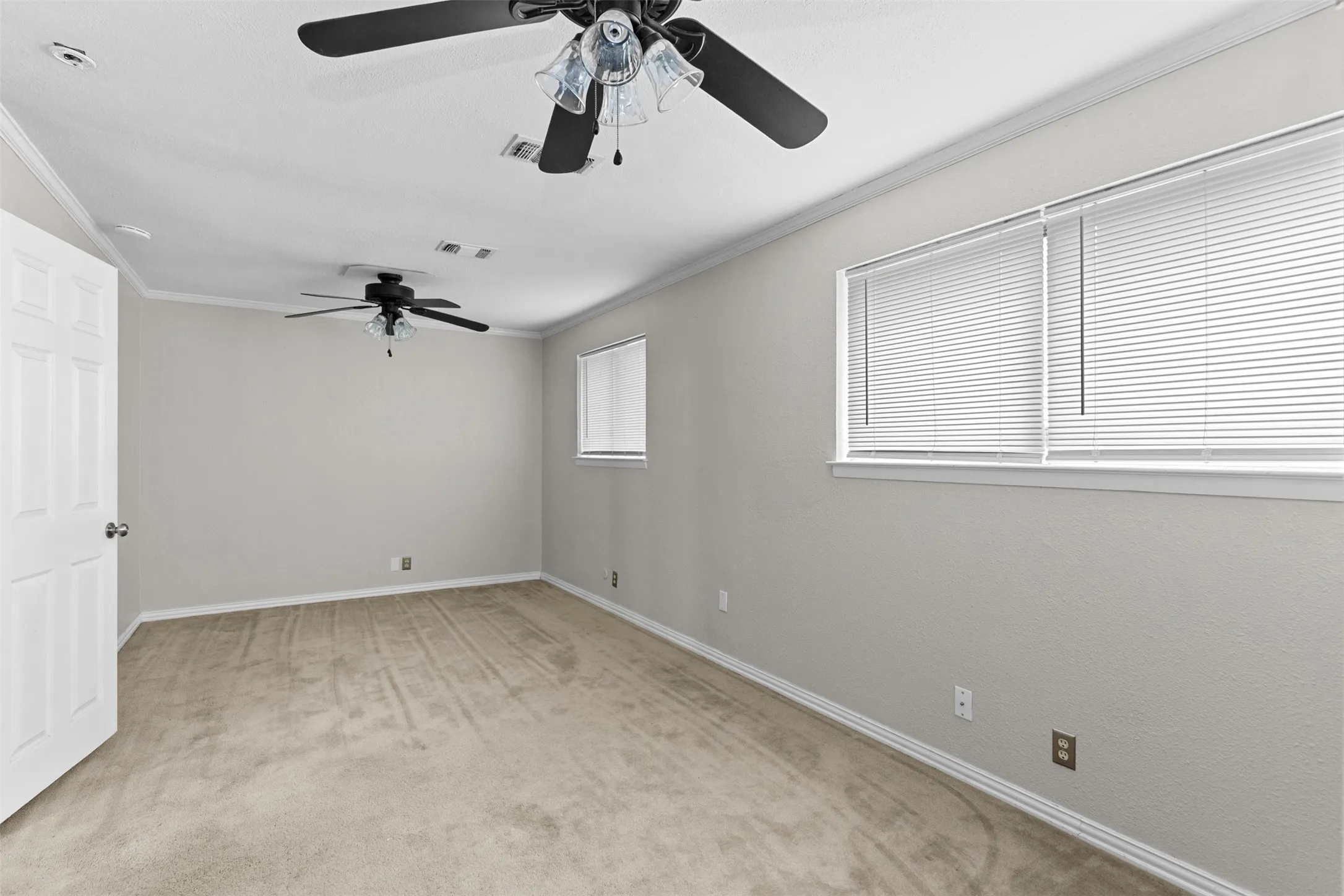 Single Family Residence For Sale in Johnson County , 509 NW Renfro Street, Burleson, Texas 76028, 3 Bedroom, 2 Bathroom, 2 Garage spaces, 1,304 Sqft, built in 1960, mls#21364180, Real Estate Agent in Burleson, Homes For Sale in Johnson county, Homes For Sale in Burleson, Realtor in Burleson Texas, Real Estate Brokerage Independent Realty Texas, Luminita Cordes Realtor