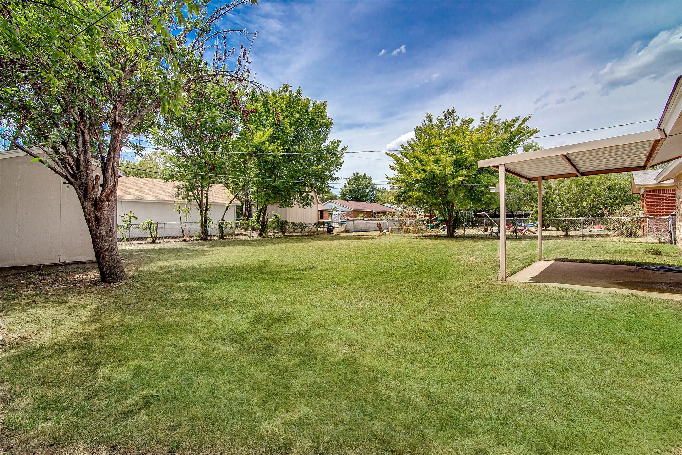 Single Family Residence For Sale in Johnson County , 509 NW Renfro Street, Burleson, Texas 76028, 3 Bedroom, 2 Bathroom, 2 Garage spaces, 1,304 Sqft, built in 1960, mls#21364180, Real Estate Agent in Burleson, Homes For Sale in Johnson county, Homes For Sale in Burleson, Realtor in Burleson Texas, Real Estate Brokerage Independent Realty Texas, Luminita Cordes Realtor