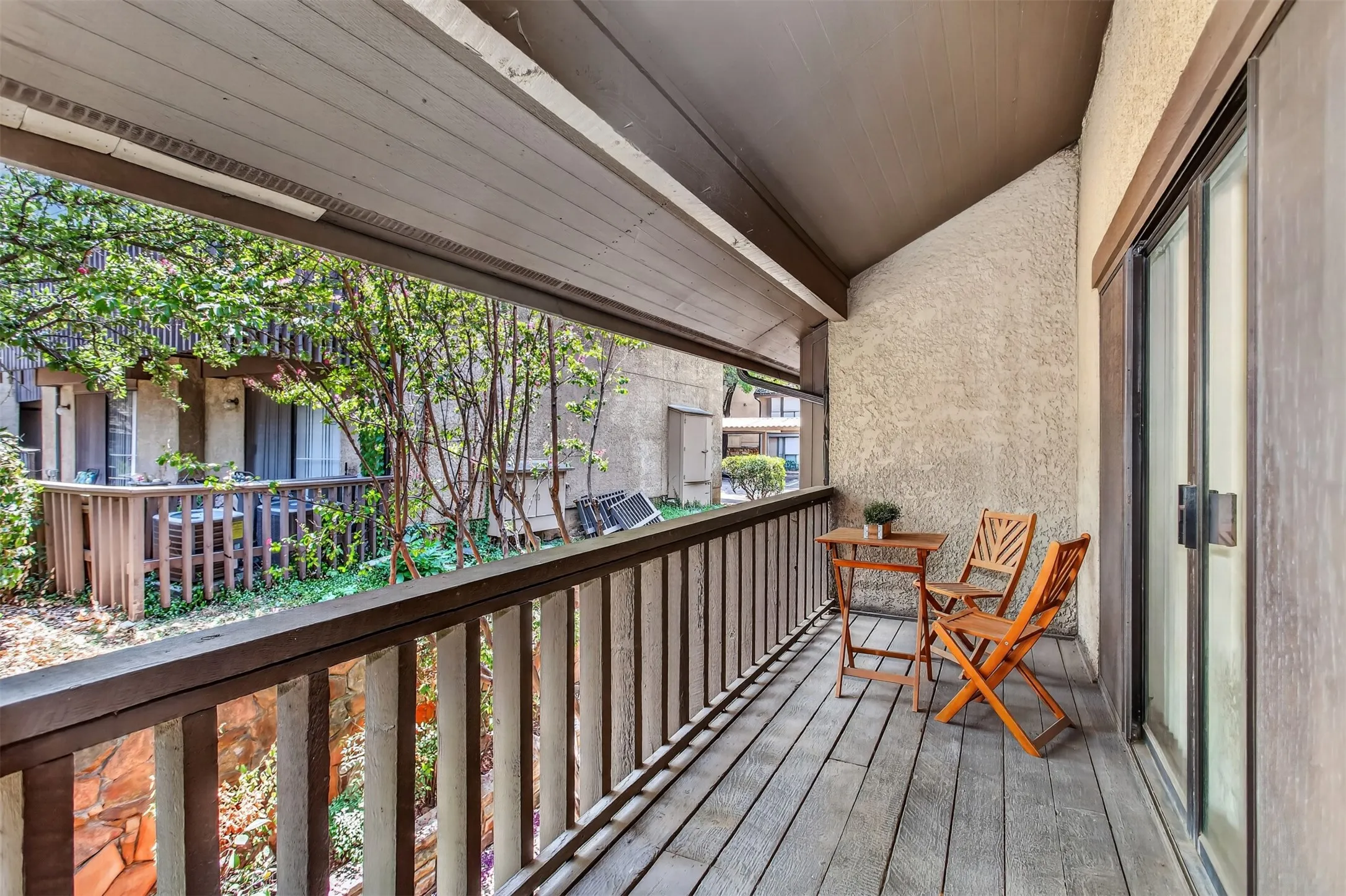Condominium For Rent in Dallas County , 4541 N O Connor Road 2243, Irving, Texas 75062, 3 Bedroom, 2 Bathroom, Garage spaces, 1,357 Sqft, built in 1975, mls#21366860, Real Estate Agent in Irving, Homes For Rent in Dallas county, Homes For Rent in Irving, Realtor in Irving Texas, Real Estate Brokerage Independent Realty Texas, Luminita Cordes Realtor