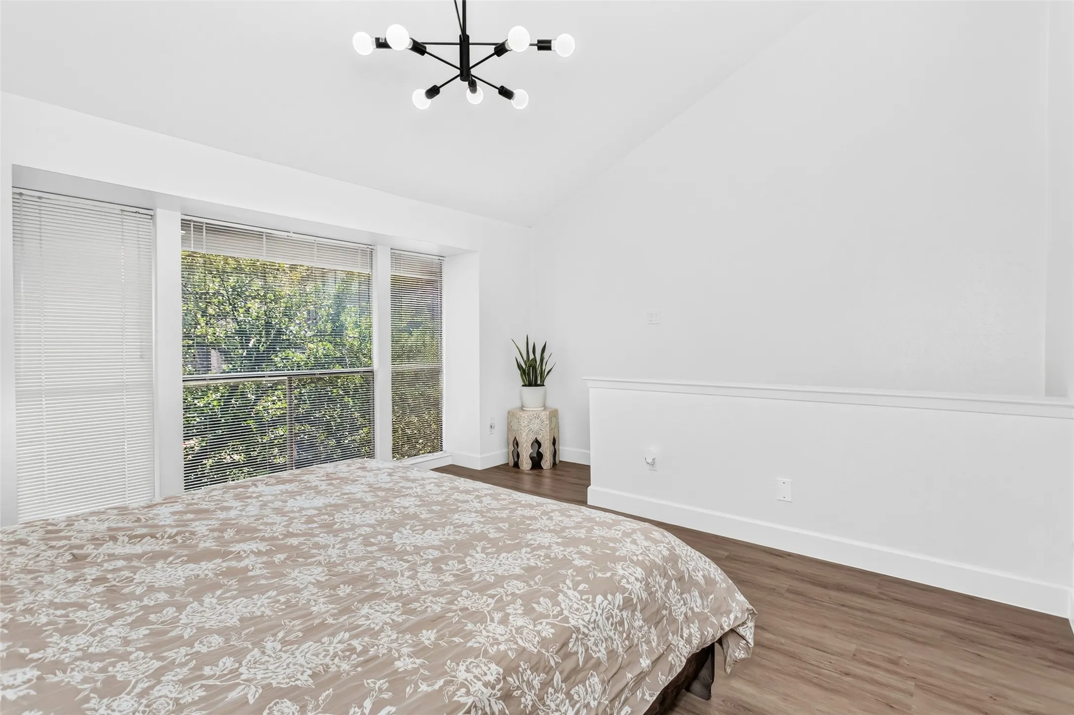 Condominium For Rent in Dallas County , 4541 N O Connor Road 2243, Irving, Texas 75062, 3 Bedroom, 2 Bathroom, Garage spaces, 1,357 Sqft, built in 1975, mls#21366860, Real Estate Agent in Irving, Homes For Rent in Dallas county, Homes For Rent in Irving, Realtor in Irving Texas, Real Estate Brokerage Independent Realty Texas, Luminita Cordes Realtor