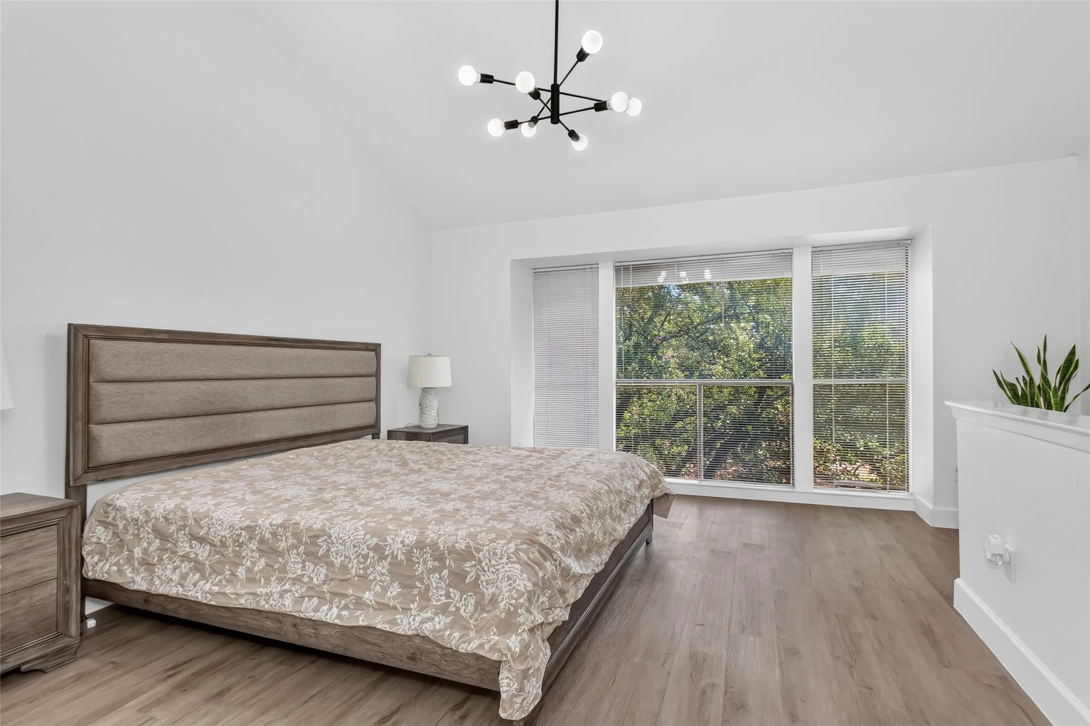 Condominium For Rent in Dallas County , 4541 N O Connor Road 2243, Irving, Texas 75062, 3 Bedroom, 2 Bathroom, Garage spaces, 1,357 Sqft, built in 1975, mls#21366860, Real Estate Agent in Irving, Homes For Rent in Dallas county, Homes For Rent in Irving, Realtor in Irving Texas, Real Estate Brokerage Independent Realty Texas, Luminita Cordes Realtor