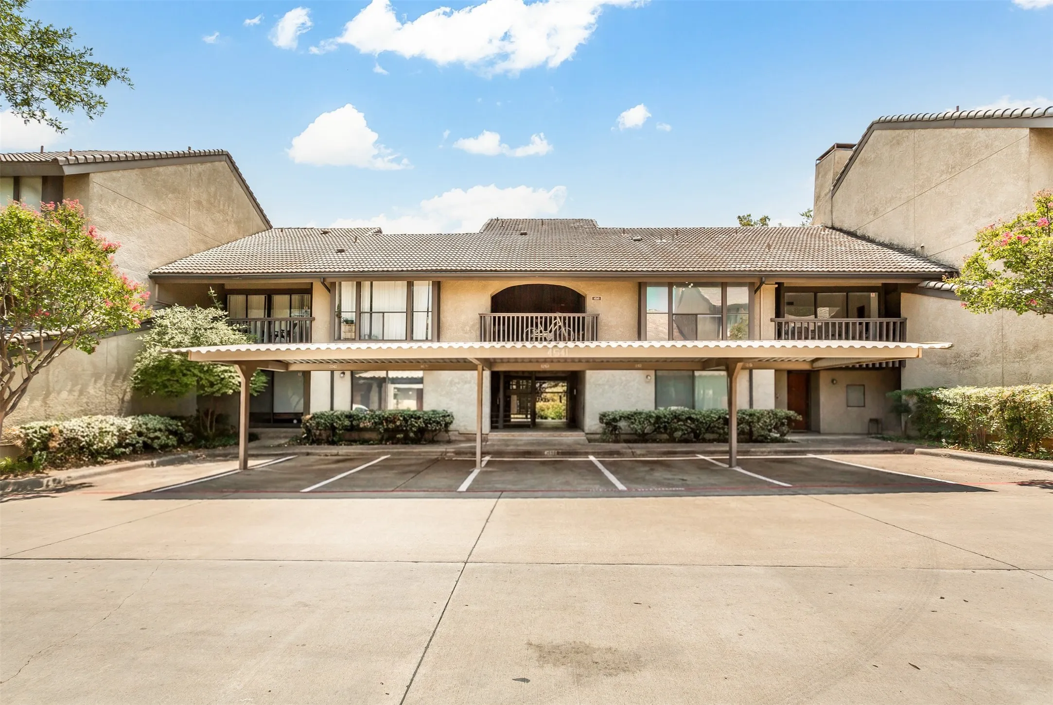 Condominium For Rent in Dallas County , 4541 N O Connor Road 2243, Irving, Texas 75062, 3 Bedroom, 2 Bathroom, Garage spaces, 1,357 Sqft, built in 1975, mls#21366860, Real Estate Agent in Irving, Homes For Rent in Dallas county, Homes For Rent in Irving, Realtor in Irving Texas, Real Estate Brokerage Independent Realty Texas, Luminita Cordes Realtor