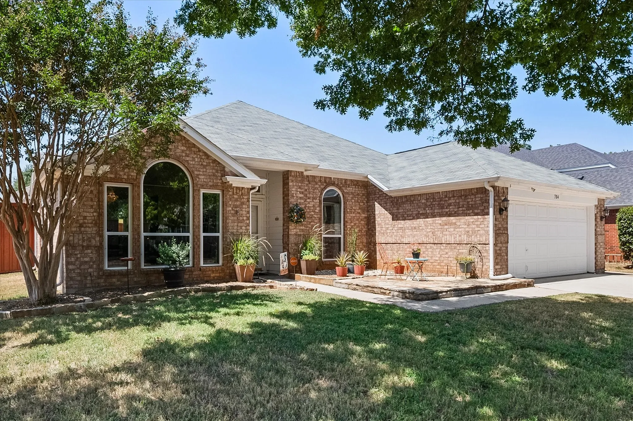 Single Family Residence For Sale in Denton County , 704 Oakridge Drive, Lake Dallas, Texas 75065, 4 Bedroom, 2 Bathroom, 2 Garage spaces, 2,069 Sqft, built in 1998, mls#21361819, Real Estate Agent in Lake Dallas, Homes For Sale in Denton county, Homes For Sale in Lake Dallas, Realtor in Lake Dallas Texas, Real Estate Brokerage Independent Realty Texas, Luminita Cordes Realtor