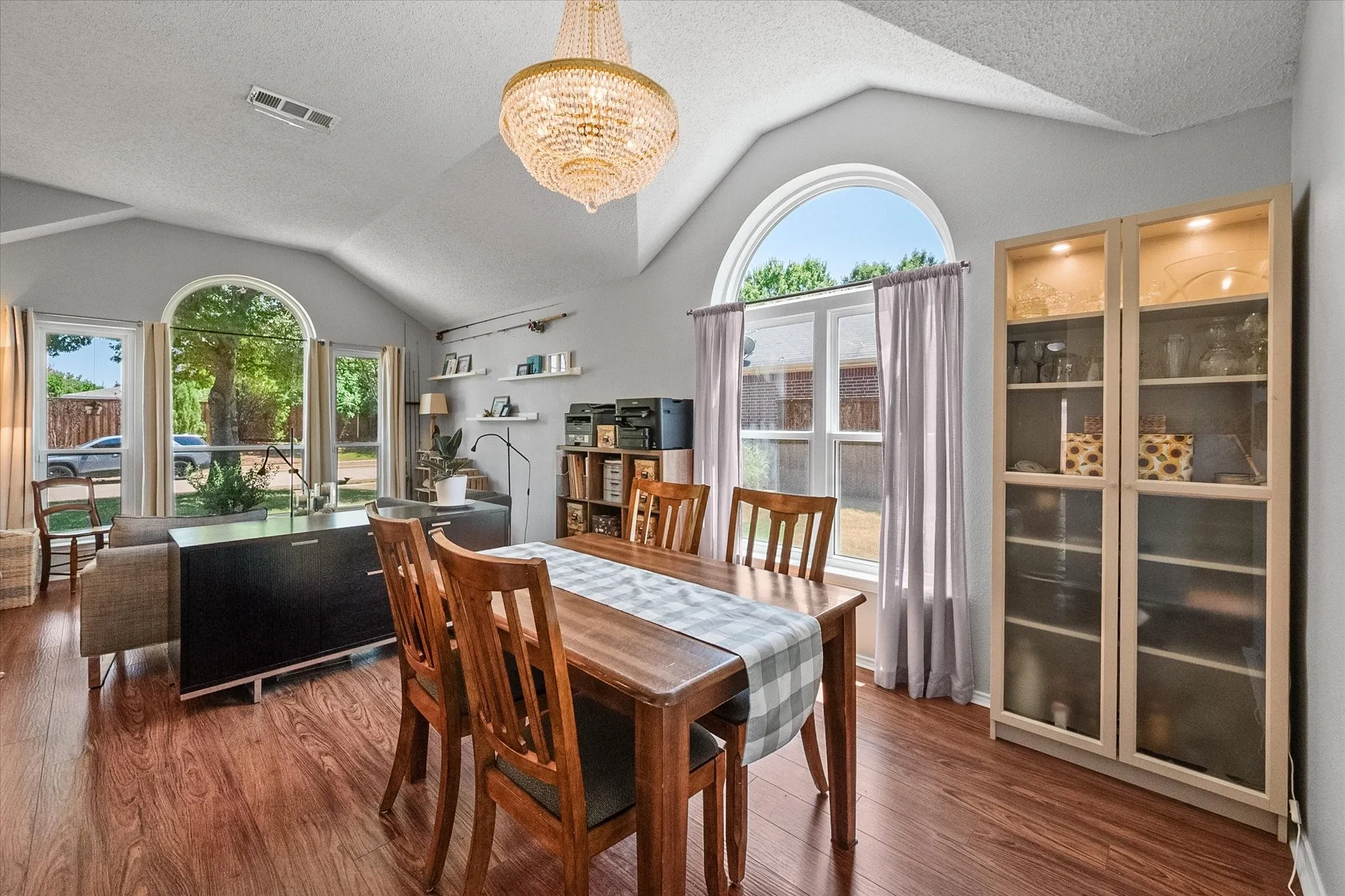 The dedicated dining room offers plenty of space for entertaining!