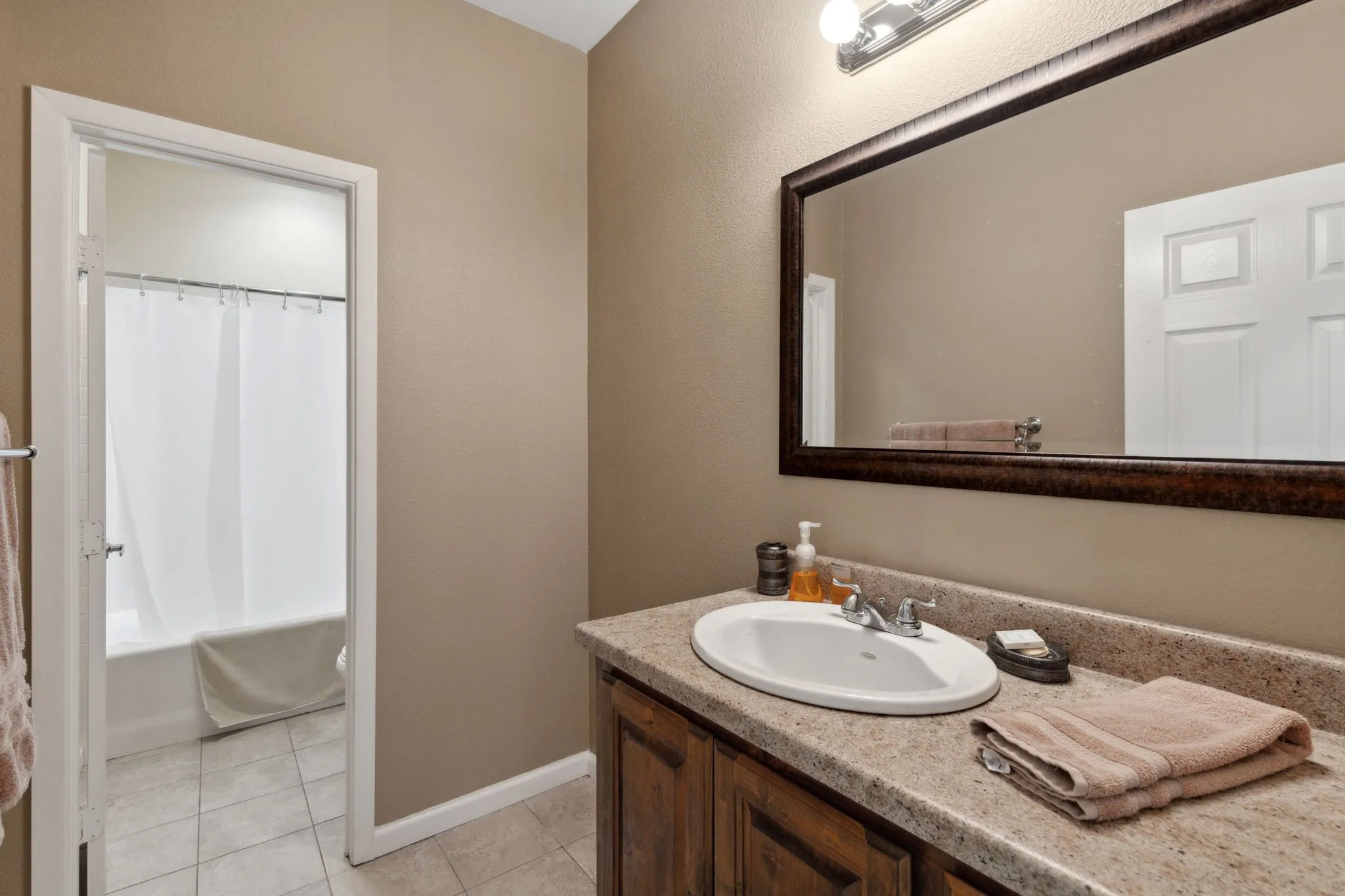 Single Family Residence For Sale in Tarrant County , 771 Aviator Drive, Fort Worth, Texas 76179, 2 Bedroom, 3 Bathroom, 1 Garage spaces, 6,375 Sqft, built in 2012, mls#21366870, Real Estate Agent in Fort Worth, Homes For Sale in Tarrant county, Homes For Sale in Fort Worth, Realtor in Fort Worth Texas, Real Estate Brokerage Independent Realty Texas, Luminita Cordes Realtor