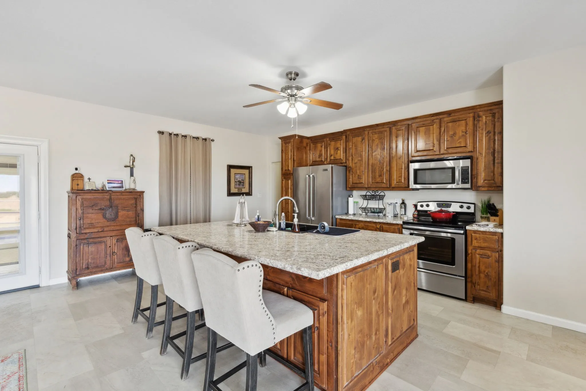 Single Family Residence For Sale in Tarrant County , 771 Aviator Drive, Fort Worth, Texas 76179, 2 Bedroom, 3 Bathroom, 1 Garage spaces, 6,375 Sqft, built in 2012, mls#21366870, Real Estate Agent in Fort Worth, Homes For Sale in Tarrant county, Homes For Sale in Fort Worth, Realtor in Fort Worth Texas, Real Estate Brokerage Independent Realty Texas, Luminita Cordes Realtor