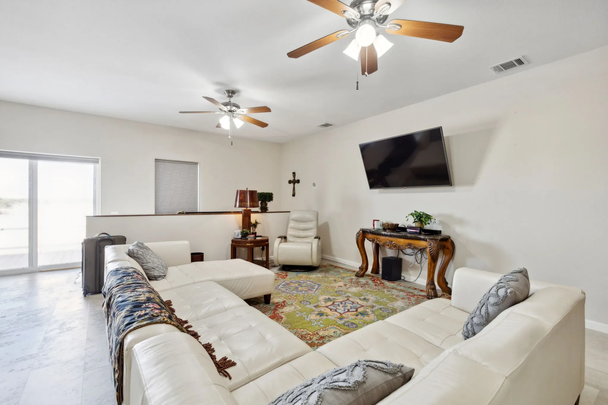 Single Family Residence For Sale in Tarrant County , 771 Aviator Drive, Fort Worth, Texas 76179, 2 Bedroom, 3 Bathroom, 1 Garage spaces, 6,375 Sqft, built in 2012, mls#21366870, Real Estate Agent in Fort Worth, Homes For Sale in Tarrant county, Homes For Sale in Fort Worth, Realtor in Fort Worth Texas, Real Estate Brokerage Independent Realty Texas, Luminita Cordes Realtor