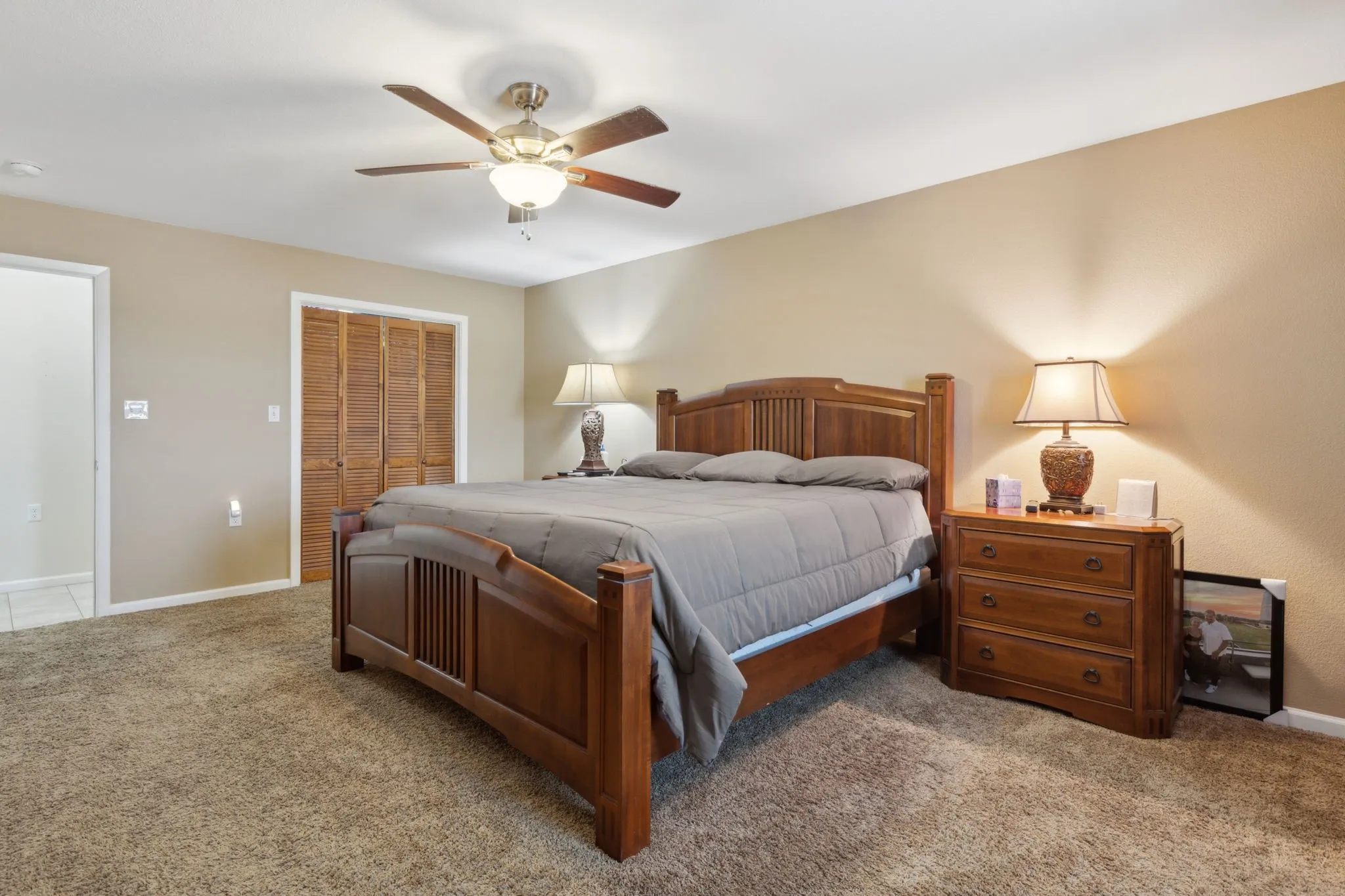 Single Family Residence For Sale in Tarrant County , 771 Aviator Drive, Fort Worth, Texas 76179, 2 Bedroom, 3 Bathroom, 1 Garage spaces, 6,375 Sqft, built in 2012, mls#21366870, Real Estate Agent in Fort Worth, Homes For Sale in Tarrant county, Homes For Sale in Fort Worth, Realtor in Fort Worth Texas, Real Estate Brokerage Independent Realty Texas, Luminita Cordes Realtor