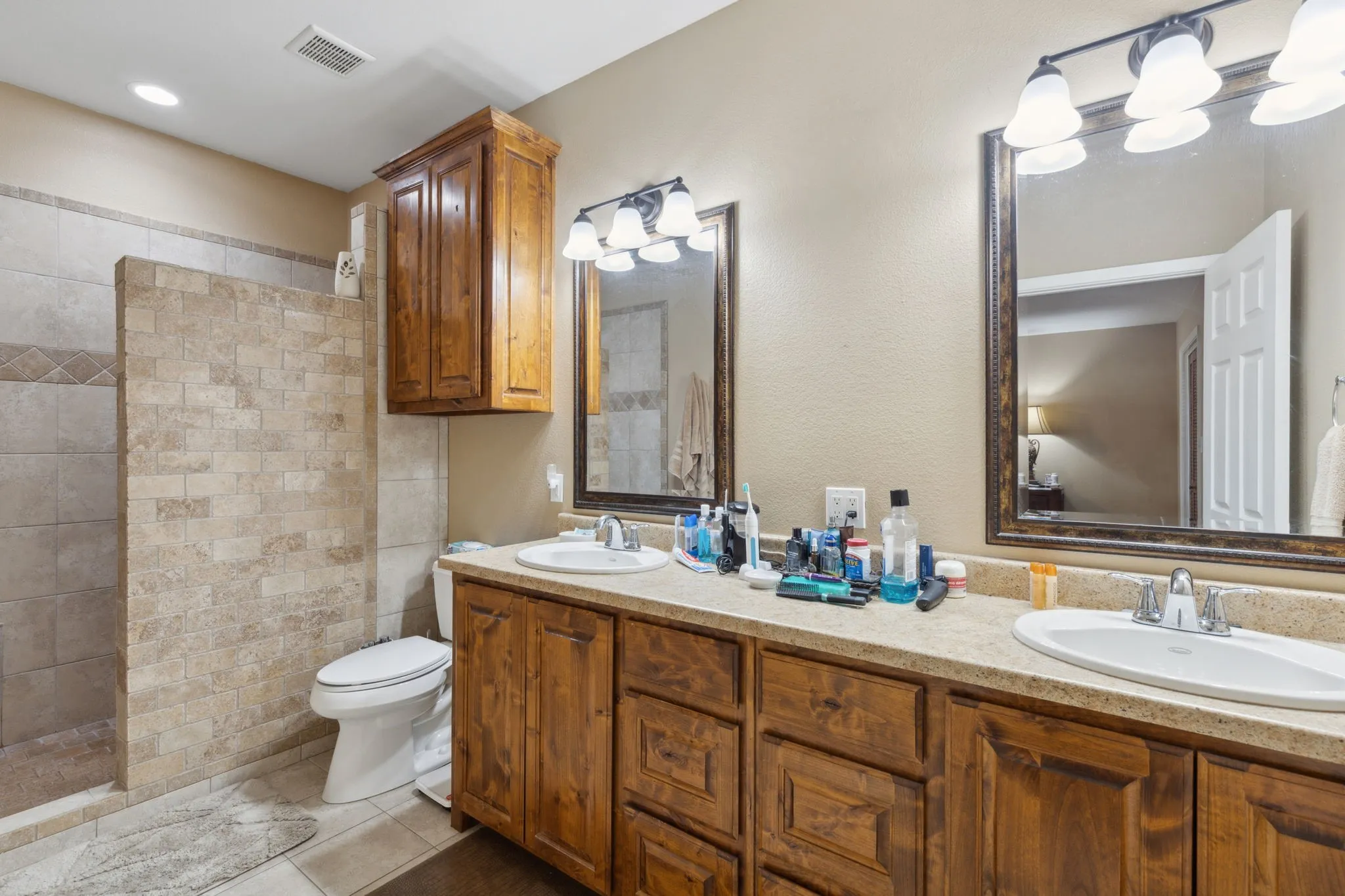 Single Family Residence For Sale in Tarrant County , 771 Aviator Drive, Fort Worth, Texas 76179, 2 Bedroom, 3 Bathroom, 1 Garage spaces, 6,375 Sqft, built in 2012, mls#21366870, Real Estate Agent in Fort Worth, Homes For Sale in Tarrant county, Homes For Sale in Fort Worth, Realtor in Fort Worth Texas, Real Estate Brokerage Independent Realty Texas, Luminita Cordes Realtor