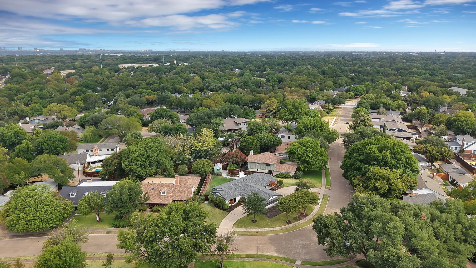 Single Family Residence For Sale in Dallas County , 9555 Vinewood Drive, Dallas, Texas 75228, 4 Bedroom, 2 Bathroom, Garage spaces, 2,024 Sqft, built in 1963, mls#21365920, Real Estate Agent in Dallas, Homes For Sale in Dallas county, Homes For Sale in Dallas, Realtor in Dallas Texas, Real Estate Brokerage Independent Realty Texas, Luminita Cordes Realtor