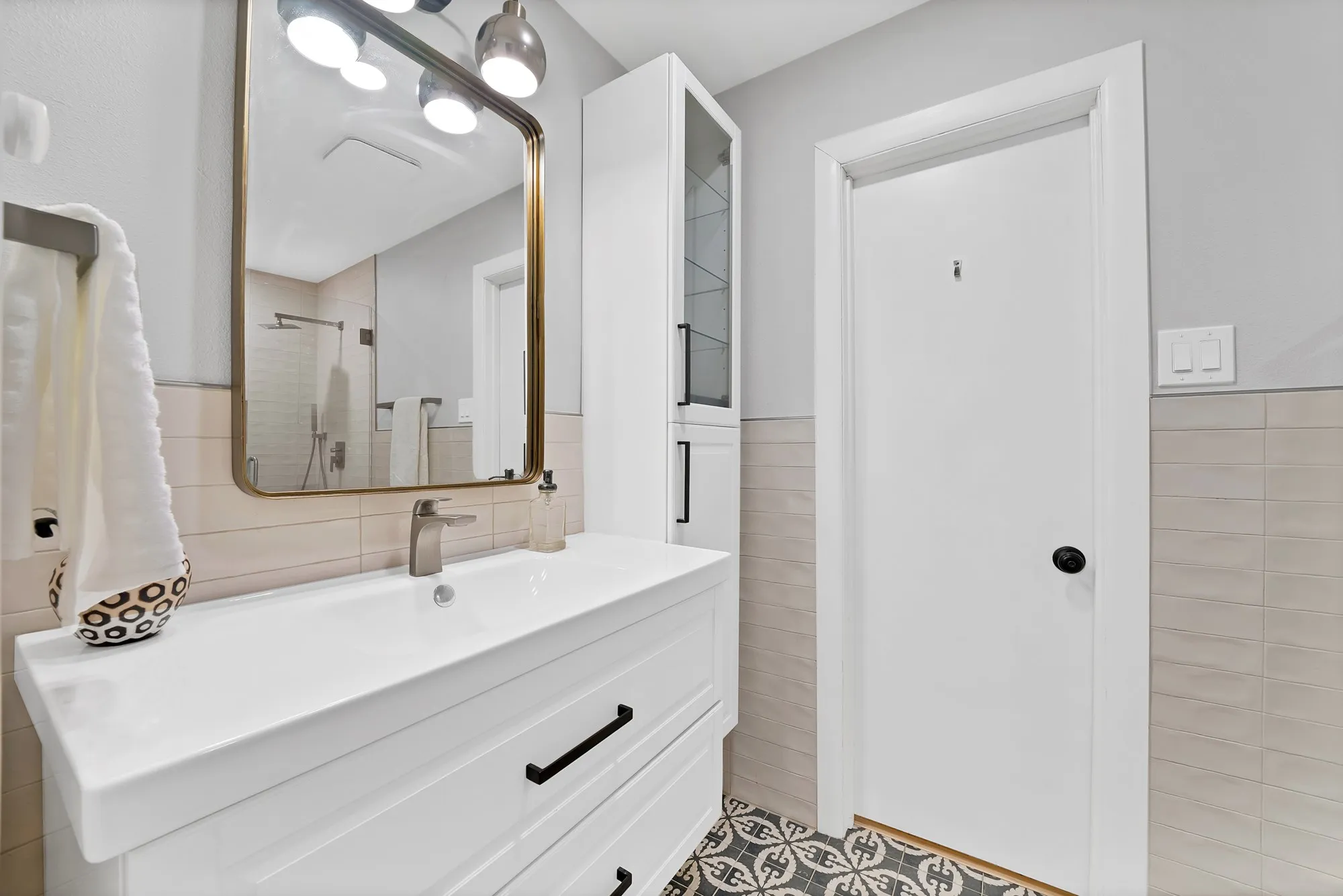 Single Family Residence For Sale in Dallas County , 9555 Vinewood Drive, Dallas, Texas 75228, 4 Bedroom, 2 Bathroom, Garage spaces, 2,024 Sqft, built in 1963, mls#21365920, Real Estate Agent in Dallas, Homes For Sale in Dallas county, Homes For Sale in Dallas, Realtor in Dallas Texas, Real Estate Brokerage Independent Realty Texas, Luminita Cordes Realtor