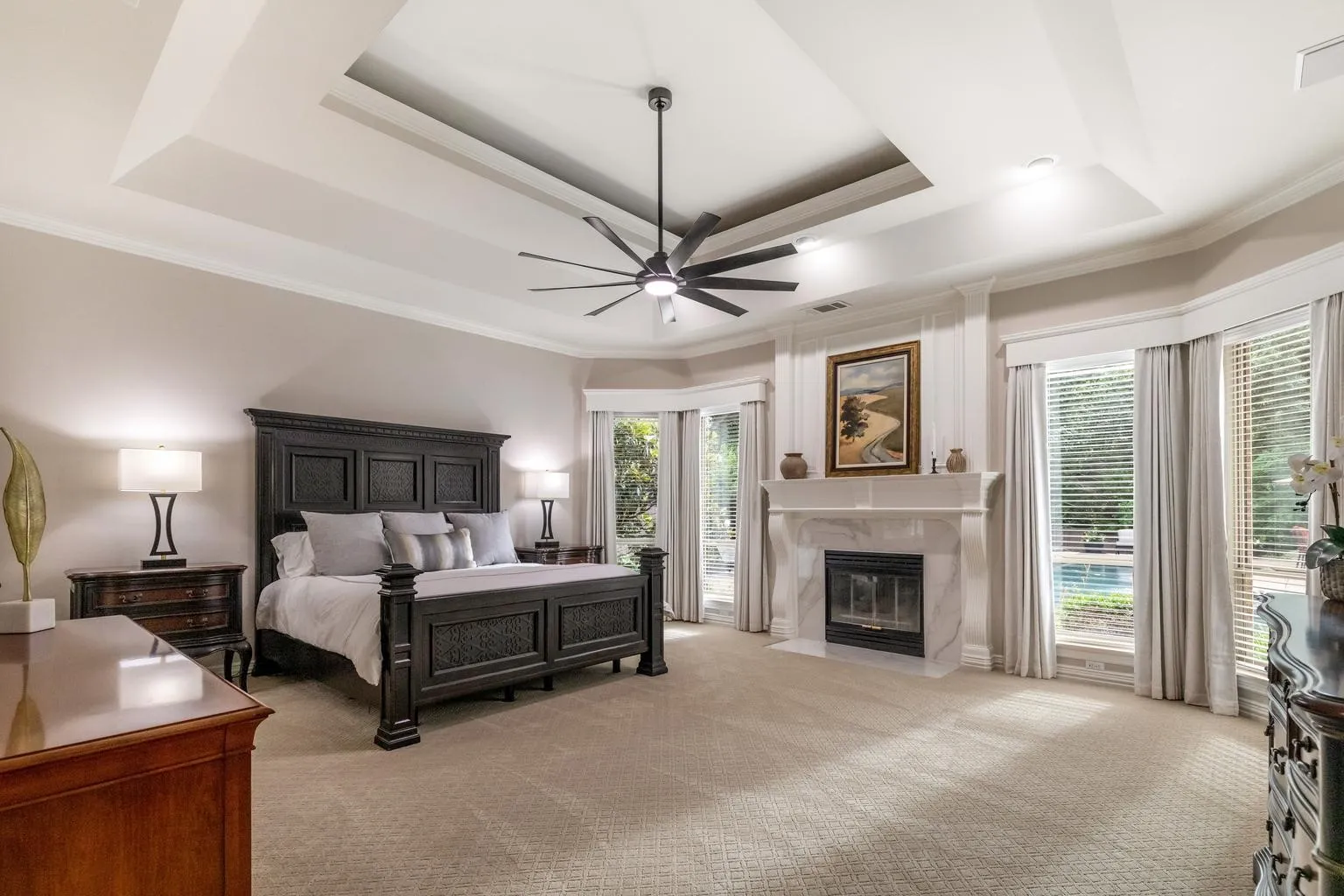 Single Family Residence For Sale in Tarrant County , 215 Bent Creek Court, Southlake, Texas 76092, 5 Bedroom, 7 Bathroom, 5 Garage spaces, 5,808 Sqft, built in 1994, mls#21366871, Real Estate Agent in Southlake, Homes For Sale in Tarrant county, Homes For Sale in Southlake, Realtor in Southlake Texas, Real Estate Brokerage Independent Realty Texas, Luminita Cordes Realtor