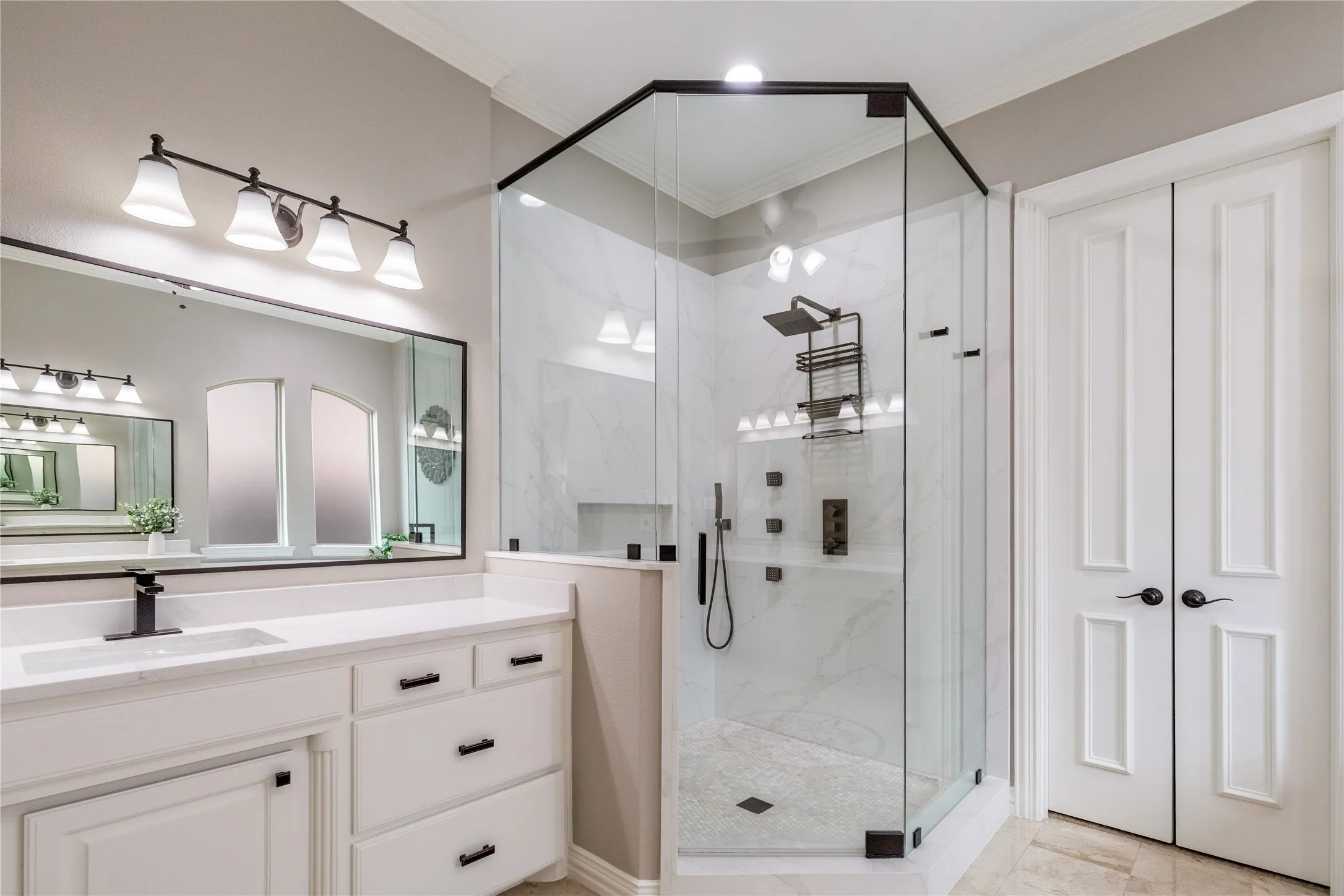 Single Family Residence For Sale in Tarrant County , 215 Bent Creek Court, Southlake, Texas 76092, 5 Bedroom, 7 Bathroom, 5 Garage spaces, 5,808 Sqft, built in 1994, mls#21366871, Real Estate Agent in Southlake, Homes For Sale in Tarrant county, Homes For Sale in Southlake, Realtor in Southlake Texas, Real Estate Brokerage Independent Realty Texas, Luminita Cordes Realtor