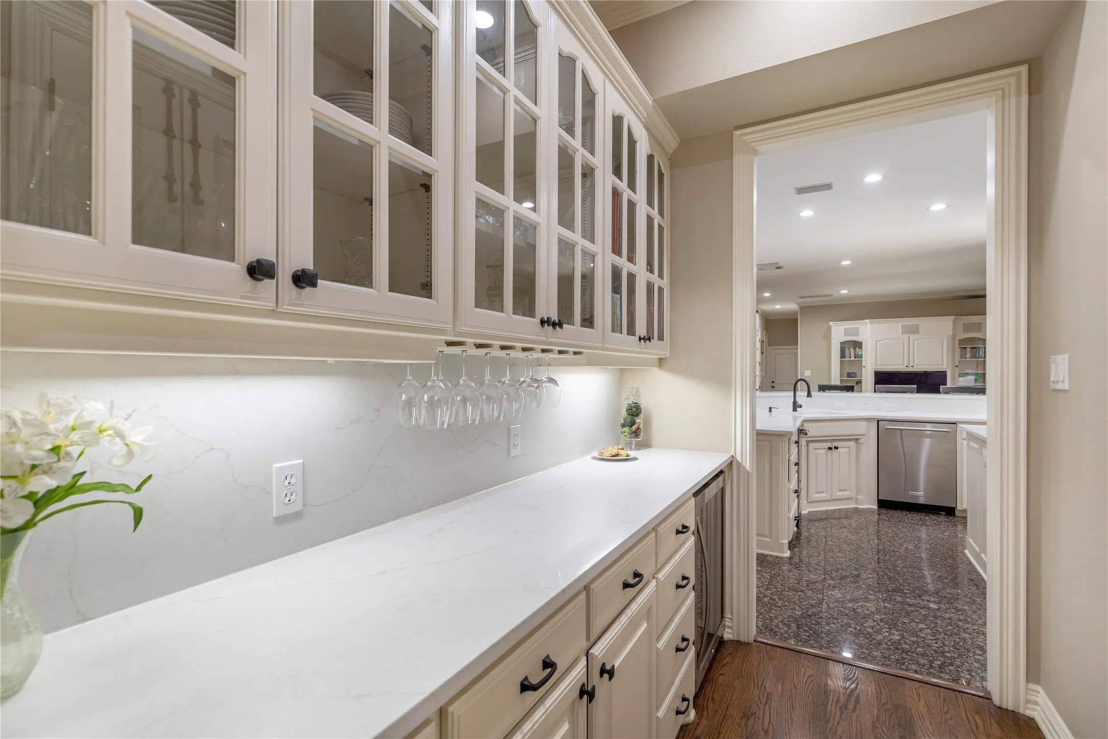 Single Family Residence For Sale in Tarrant County , 215 Bent Creek Court, Southlake, Texas 76092, 5 Bedroom, 7 Bathroom, 5 Garage spaces, 5,808 Sqft, built in 1994, mls#21366871, Real Estate Agent in Southlake, Homes For Sale in Tarrant county, Homes For Sale in Southlake, Realtor in Southlake Texas, Real Estate Brokerage Independent Realty Texas, Luminita Cordes Realtor