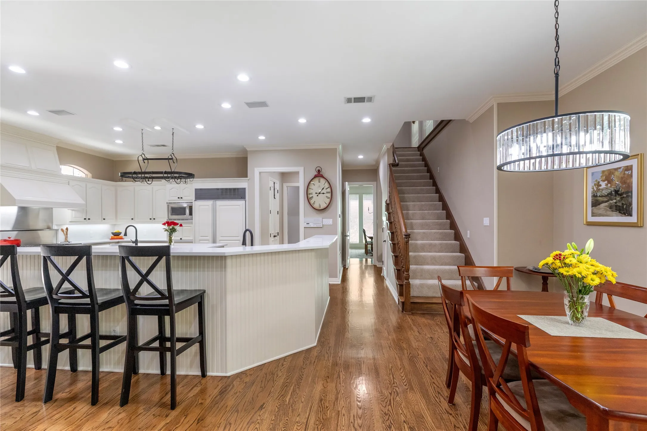 Single Family Residence For Sale in Tarrant County , 215 Bent Creek Court, Southlake, Texas 76092, 5 Bedroom, 7 Bathroom, 5 Garage spaces, 5,808 Sqft, built in 1994, mls#21366871, Real Estate Agent in Southlake, Homes For Sale in Tarrant county, Homes For Sale in Southlake, Realtor in Southlake Texas, Real Estate Brokerage Independent Realty Texas, Luminita Cordes Realtor
