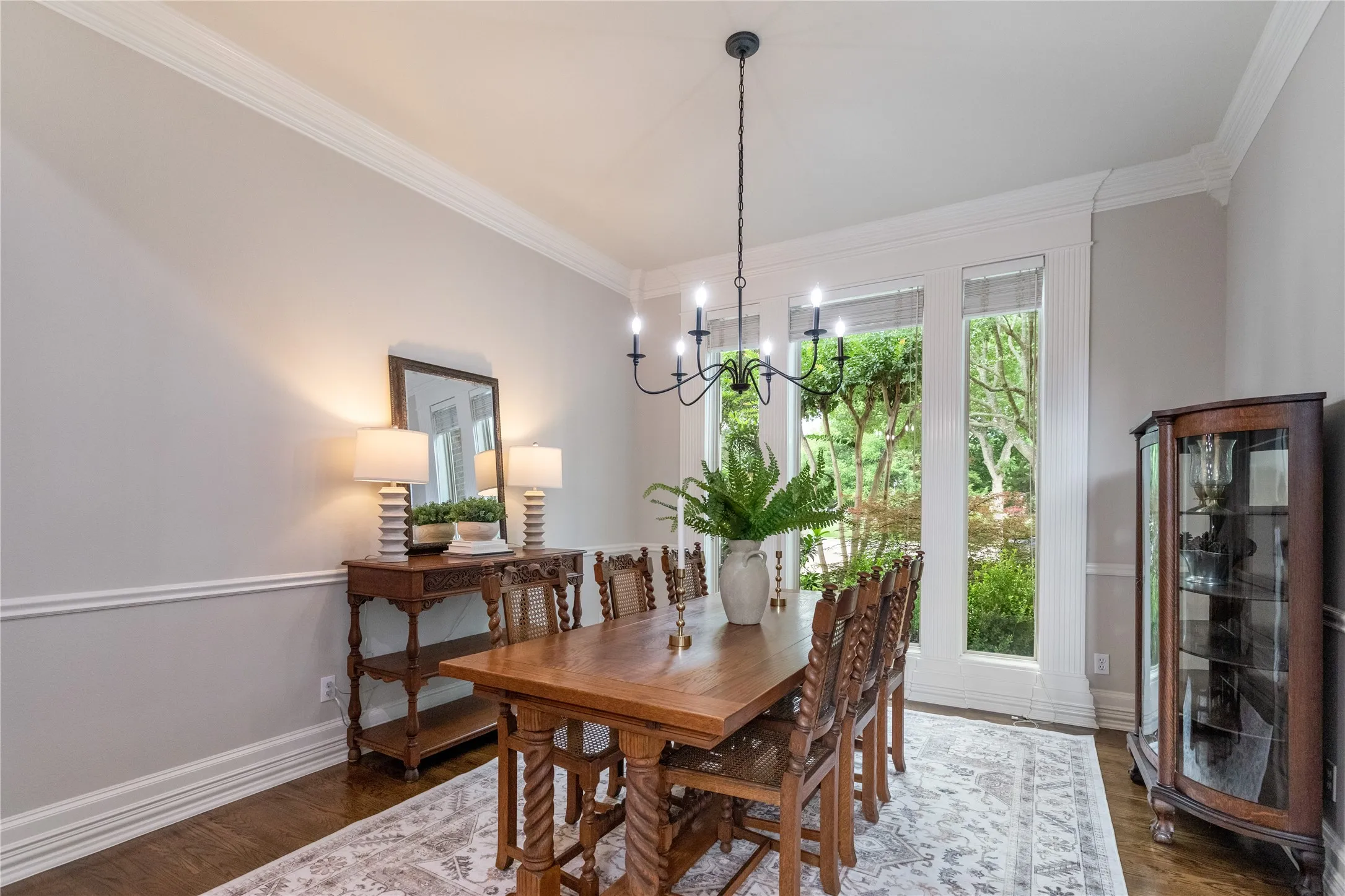 Single Family Residence For Sale in Tarrant County , 215 Bent Creek Court, Southlake, Texas 76092, 5 Bedroom, 7 Bathroom, 5 Garage spaces, 5,808 Sqft, built in 1994, mls#21366871, Real Estate Agent in Southlake, Homes For Sale in Tarrant county, Homes For Sale in Southlake, Realtor in Southlake Texas, Real Estate Brokerage Independent Realty Texas, Luminita Cordes Realtor