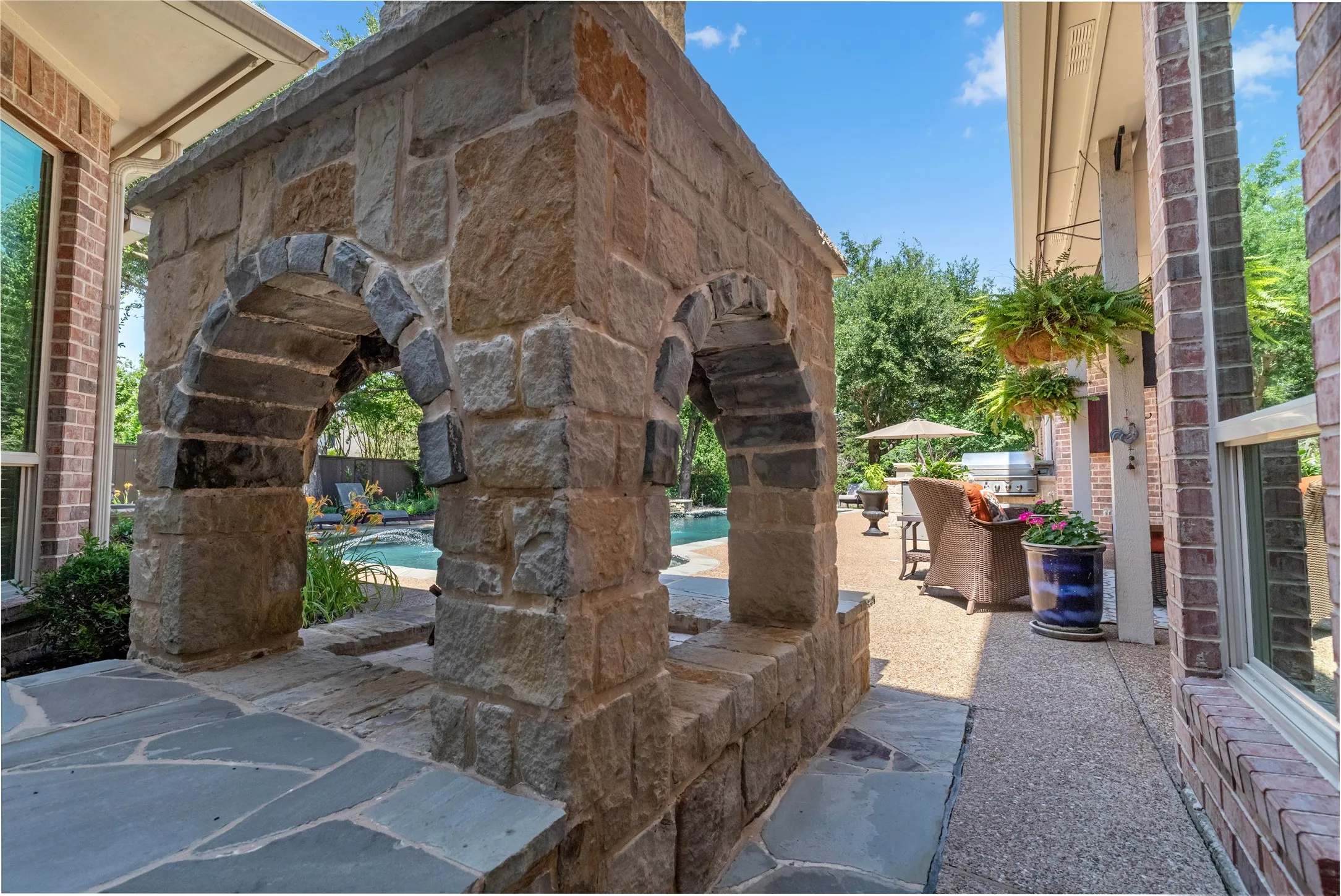 Single Family Residence For Sale in Tarrant County , 215 Bent Creek Court, Southlake, Texas 76092, 5 Bedroom, 7 Bathroom, 5 Garage spaces, 5,808 Sqft, built in 1994, mls#21366871, Real Estate Agent in Southlake, Homes For Sale in Tarrant county, Homes For Sale in Southlake, Realtor in Southlake Texas, Real Estate Brokerage Independent Realty Texas, Luminita Cordes Realtor