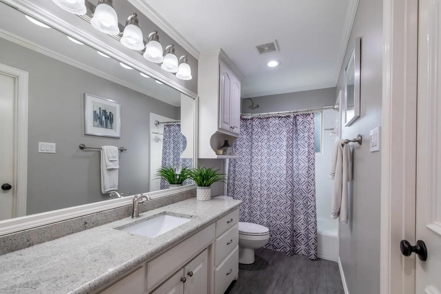 Single Family Residence For Sale in Tarrant County , 215 Bent Creek Court, Southlake, Texas 76092, 5 Bedroom, 7 Bathroom, 5 Garage spaces, 5,808 Sqft, built in 1994, mls#21366871, Real Estate Agent in Southlake, Homes For Sale in Tarrant county, Homes For Sale in Southlake, Realtor in Southlake Texas, Real Estate Brokerage Independent Realty Texas, Luminita Cordes Realtor