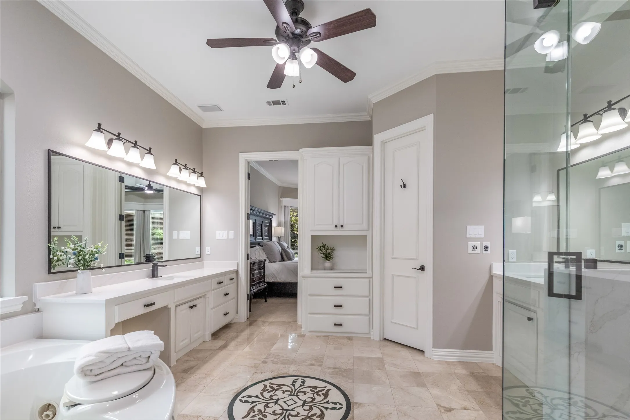 Single Family Residence For Sale in Tarrant County , 215 Bent Creek Court, Southlake, Texas 76092, 5 Bedroom, 7 Bathroom, 5 Garage spaces, 5,808 Sqft, built in 1994, mls#21366871, Real Estate Agent in Southlake, Homes For Sale in Tarrant county, Homes For Sale in Southlake, Realtor in Southlake Texas, Real Estate Brokerage Independent Realty Texas, Luminita Cordes Realtor