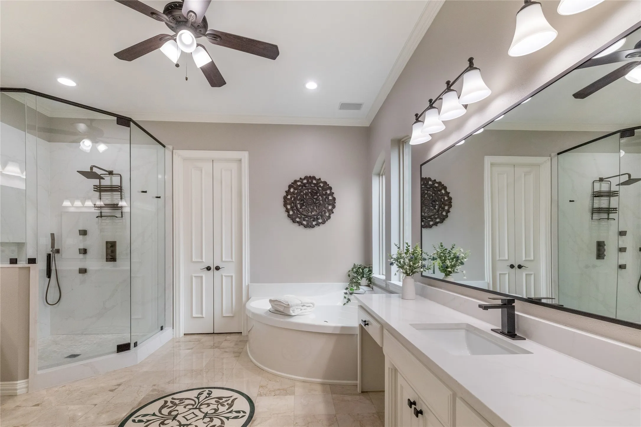 Single Family Residence For Sale in Tarrant County , 215 Bent Creek Court, Southlake, Texas 76092, 5 Bedroom, 7 Bathroom, 5 Garage spaces, 5,808 Sqft, built in 1994, mls#21366871, Real Estate Agent in Southlake, Homes For Sale in Tarrant county, Homes For Sale in Southlake, Realtor in Southlake Texas, Real Estate Brokerage Independent Realty Texas, Luminita Cordes Realtor