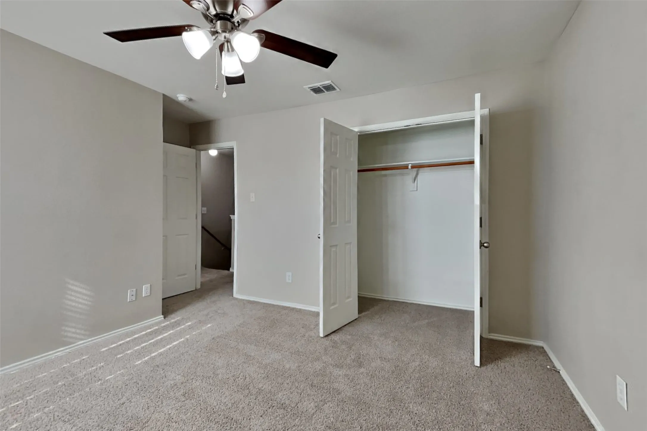 Single Family Residence For Rent in Tarrant County , 8841 Noontide Drive, Fort Worth, Texas 76179, 3 Bedroom, 3 Bathroom, 2 Garage spaces, 2,360 Sqft, built in 2007, mls#21366872, Real Estate Agent in Fort Worth, Homes For Rent in Tarrant county, Homes For Rent in Fort Worth, Realtor in Fort Worth Texas, Real Estate Brokerage Independent Realty Texas, Luminita Cordes Realtor