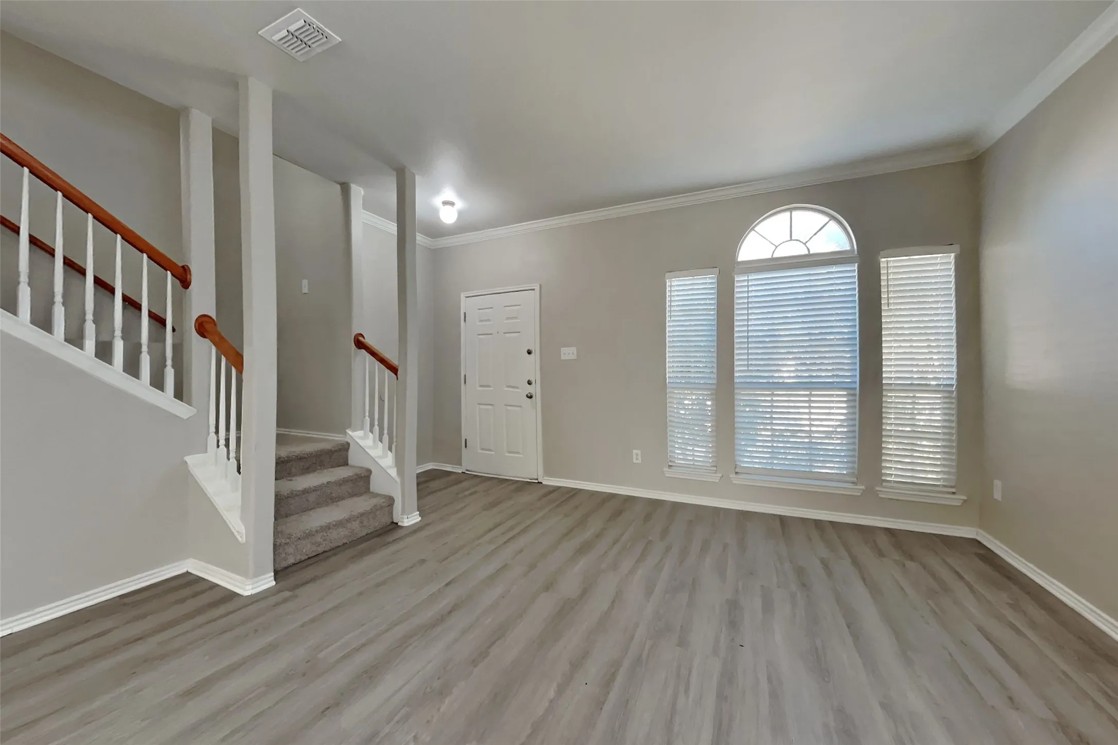 Single Family Residence For Rent in Tarrant County , 8841 Noontide Drive, Fort Worth, Texas 76179, 3 Bedroom, 3 Bathroom, 2 Garage spaces, 2,360 Sqft, built in 2007, mls#21366872, Real Estate Agent in Fort Worth, Homes For Rent in Tarrant county, Homes For Rent in Fort Worth, Realtor in Fort Worth Texas, Real Estate Brokerage Independent Realty Texas, Luminita Cordes Realtor