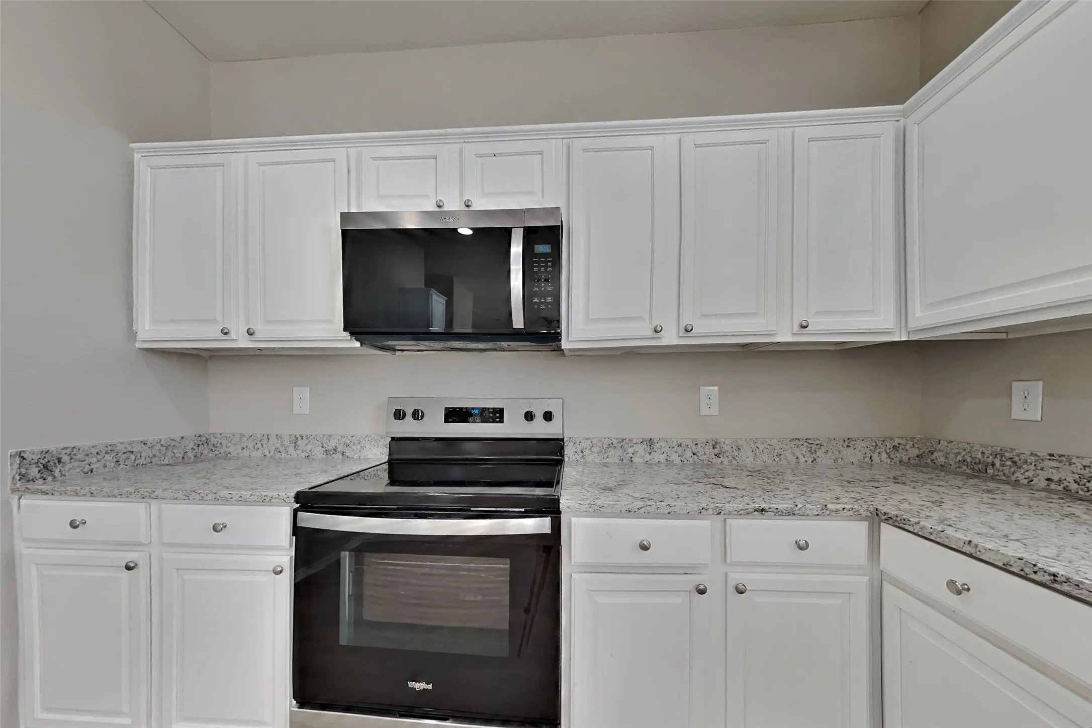 Single Family Residence For Rent in Tarrant County , 8841 Noontide Drive, Fort Worth, Texas 76179, 3 Bedroom, 3 Bathroom, 2 Garage spaces, 2,360 Sqft, built in 2007, mls#21366872, Real Estate Agent in Fort Worth, Homes For Rent in Tarrant county, Homes For Rent in Fort Worth, Realtor in Fort Worth Texas, Real Estate Brokerage Independent Realty Texas, Luminita Cordes Realtor