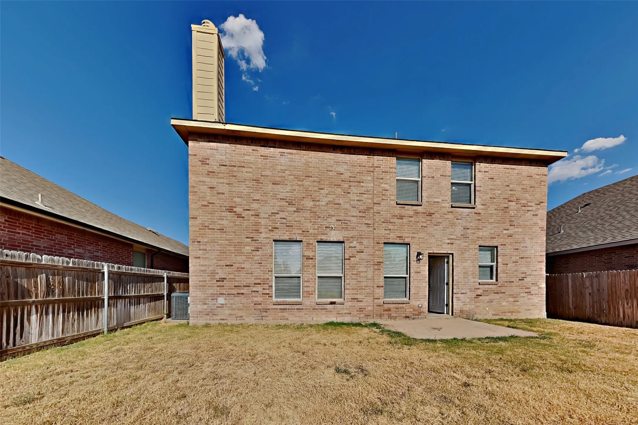 Single Family Residence For Rent in Tarrant County , 8841 Noontide Drive, Fort Worth, Texas 76179, 3 Bedroom, 3 Bathroom, 2 Garage spaces, 2,360 Sqft, built in 2007, mls#21366872, Real Estate Agent in Fort Worth, Homes For Rent in Tarrant county, Homes For Rent in Fort Worth, Realtor in Fort Worth Texas, Real Estate Brokerage Independent Realty Texas, Luminita Cordes Realtor