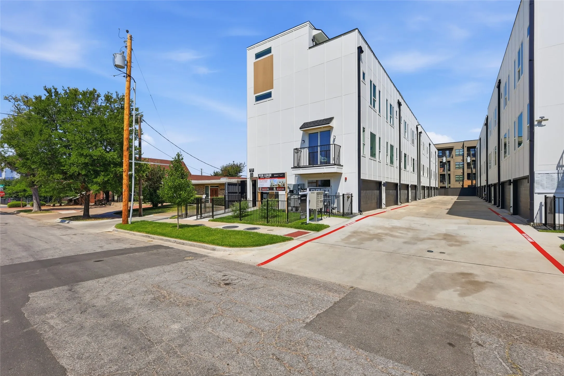 Townhouse For Rent in Dallas County , 4315 San Jacinto Street, Dallas, Texas 75204, 3 Bedroom, 4 Bathroom, 2 Garage spaces, 2,700 Sqft, built in 2026, Price $3,700, mls#21366854, Real Estate Agent in Dallas, Homes For Rent in Dallas county, Homes For Rent in Dallas, Realtor in Dallas Texas, Real Estate Brokerage Independent Realty Texas, Luminita Cordes Realtor