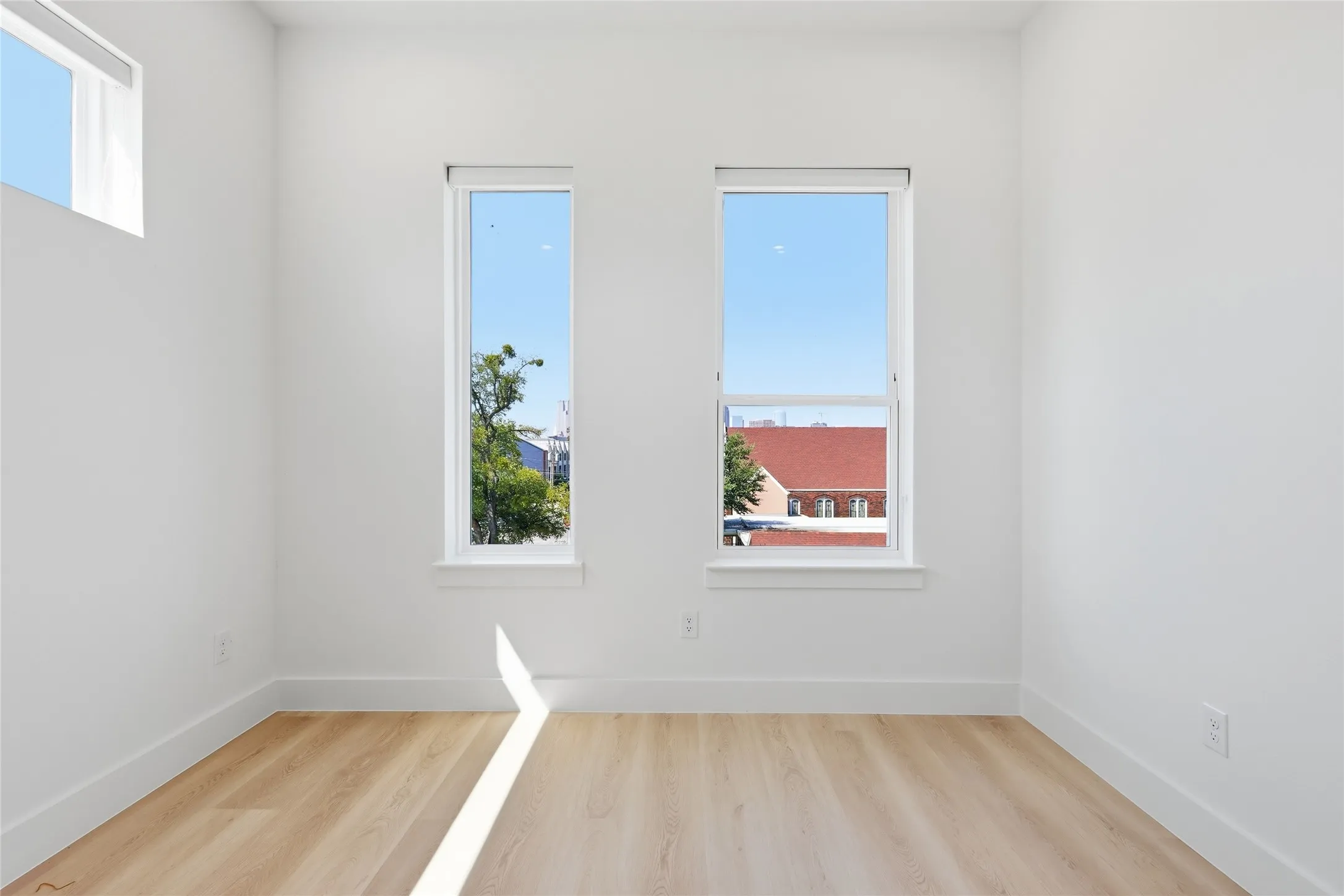 Townhouse For Rent in Dallas County , 4315 San Jacinto Street, Dallas, Texas 75204, 3 Bedroom, 4 Bathroom, 2 Garage spaces, 2,700 Sqft, built in 2026, Price $3,700, mls#21366854, Real Estate Agent in Dallas, Homes For Rent in Dallas county, Homes For Rent in Dallas, Realtor in Dallas Texas, Real Estate Brokerage Independent Realty Texas, Luminita Cordes Realtor