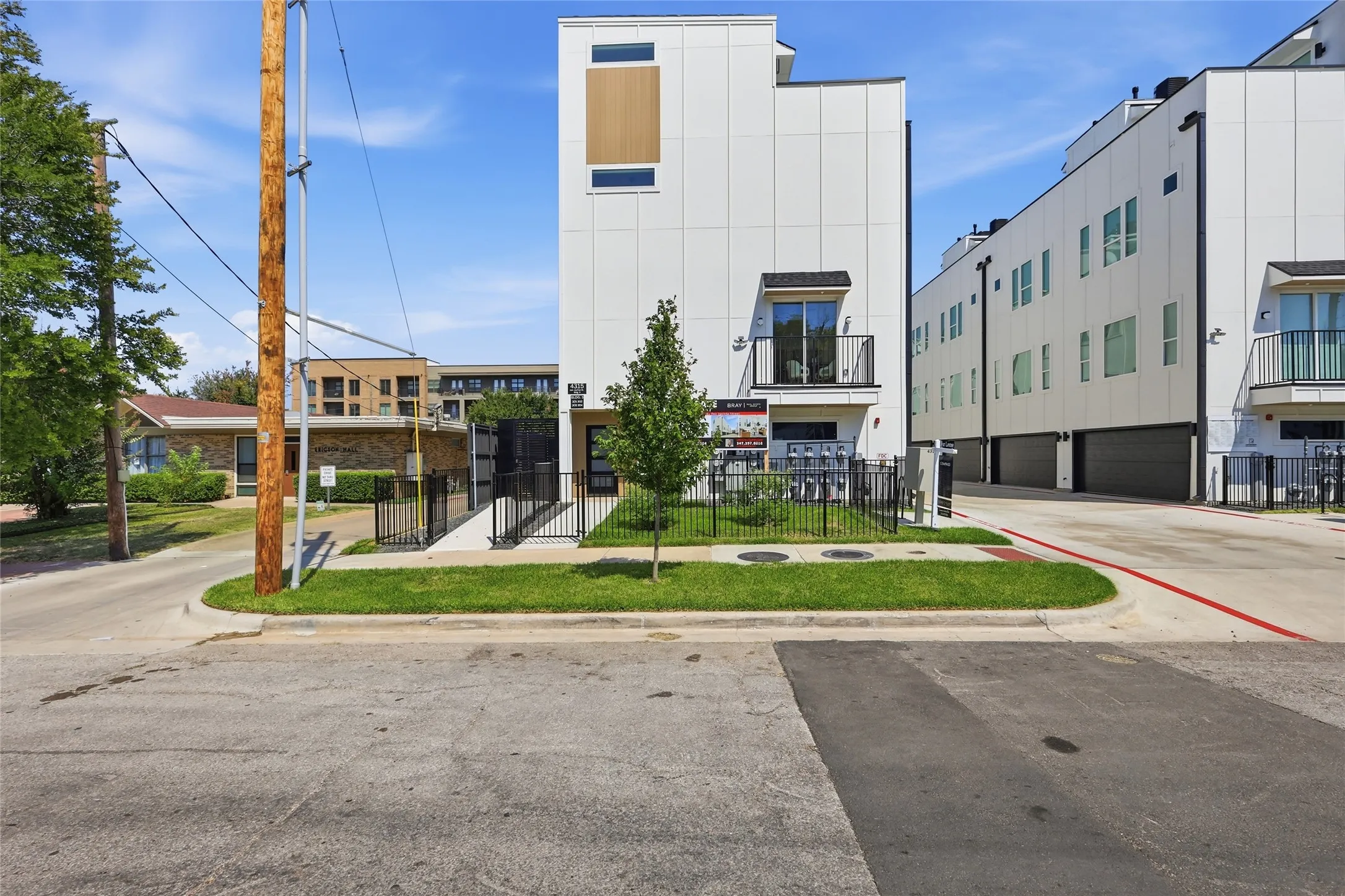 Townhouse For Rent in Dallas County , 4315 San Jacinto Street, Dallas, Texas 75204, 3 Bedroom, 4 Bathroom, 2 Garage spaces, 2,700 Sqft, built in 2026, Price $3,700, mls#21366854, Real Estate Agent in Dallas, Homes For Rent in Dallas county, Homes For Rent in Dallas, Realtor in Dallas Texas, Real Estate Brokerage Independent Realty Texas, Luminita Cordes Realtor