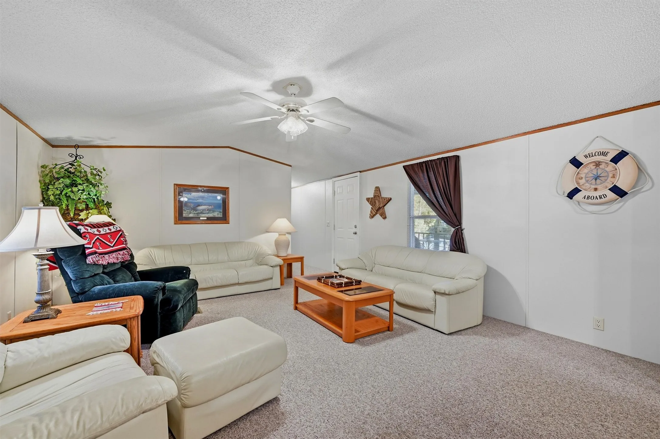 Manufactured Home For Sale in Grayson County , 228 Oklahoma Avenue, Pottsboro, Texas 75076, 3 Bedroom, 2 Bathroom, 4 Garage spaces, 1,216 Sqft, built in 2001, mls#21365862, Real Estate Agent in Pottsboro, Homes For Sale in Grayson county, Homes For Sale in Pottsboro, Realtor in Pottsboro Texas, Real Estate Brokerage Independent Realty Texas, Luminita Cordes Realtor